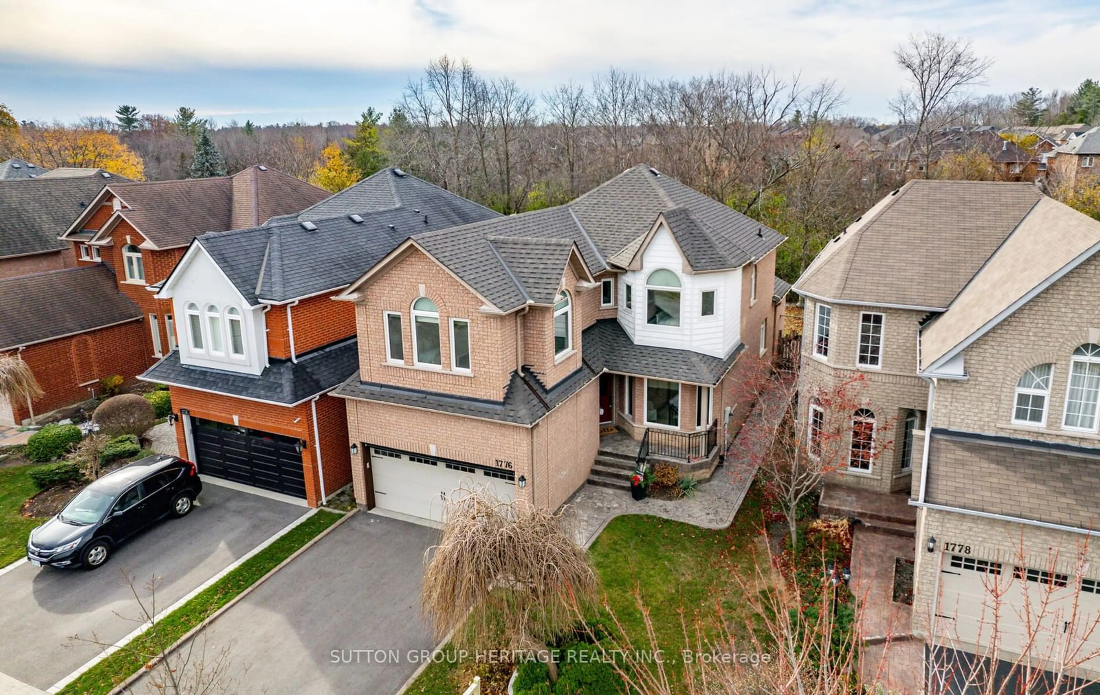 Frontside or backside of a home, the street view for 1776 Autumn Cres, Pickering Ontario L1V 6W7