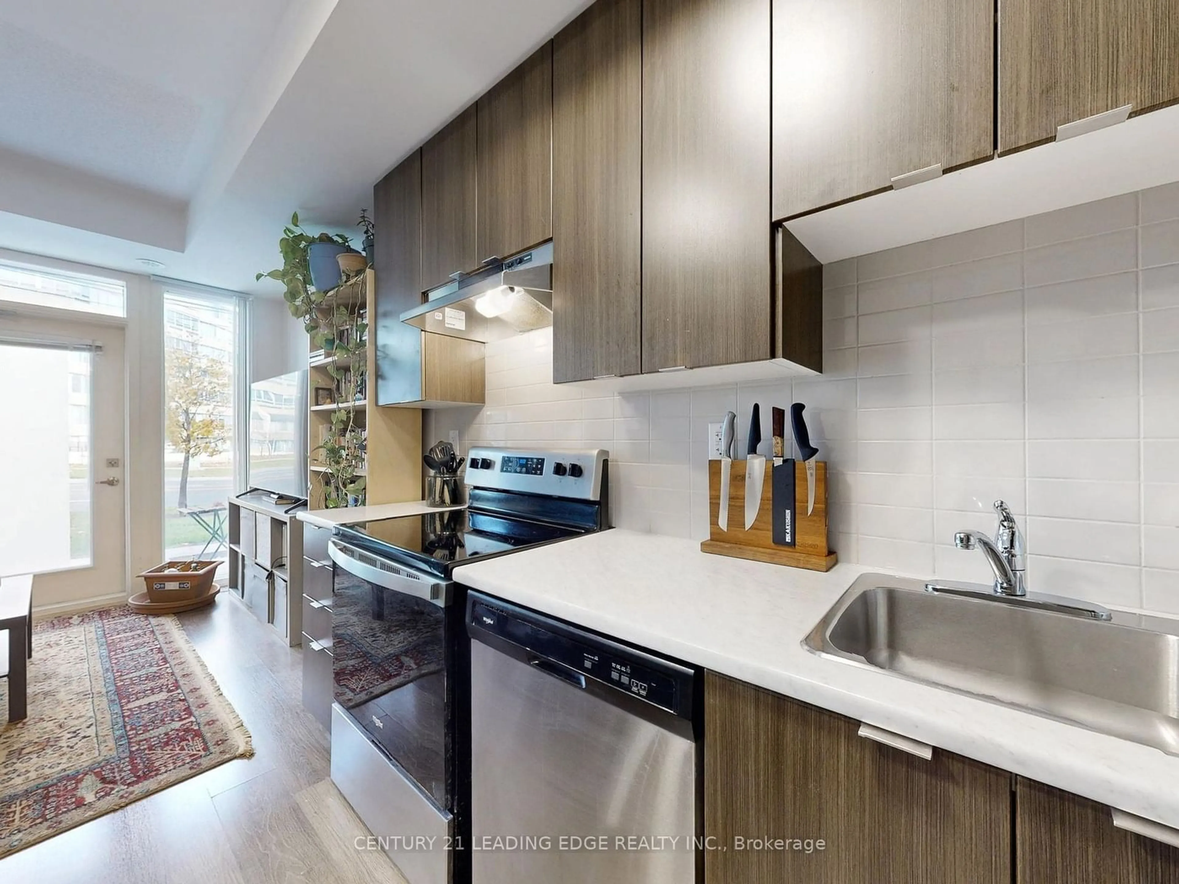 Open concept kitchen for 5131 SHEPPARD Ave #102, Toronto Ontario M1B 2W1