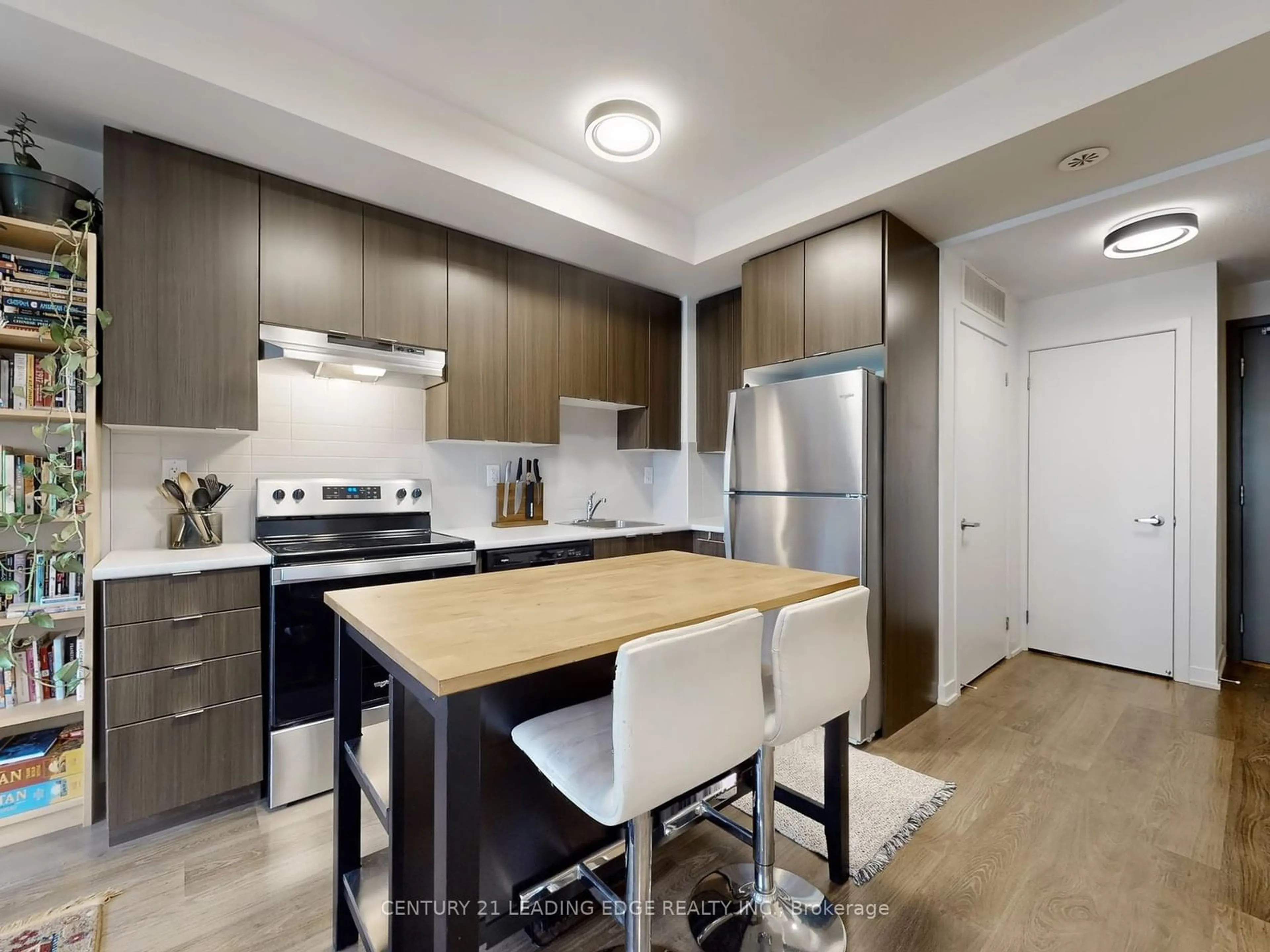 Standard kitchen, wood floors for 5131 SHEPPARD Ave #102, Toronto Ontario M1B 2W1