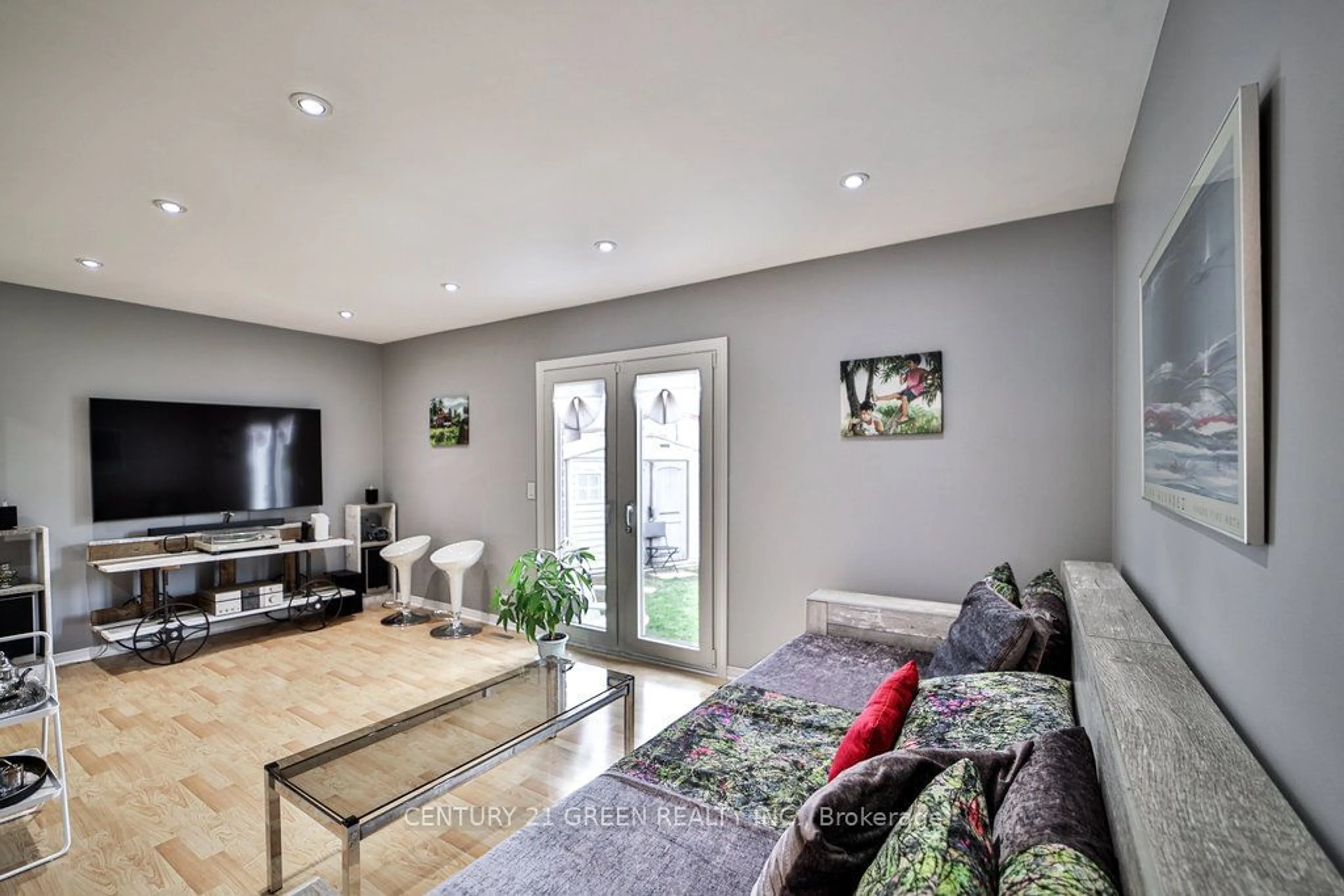 Living room, cement floor for 79 Warwick Castle Crt, Toronto Ontario M1B 3E5