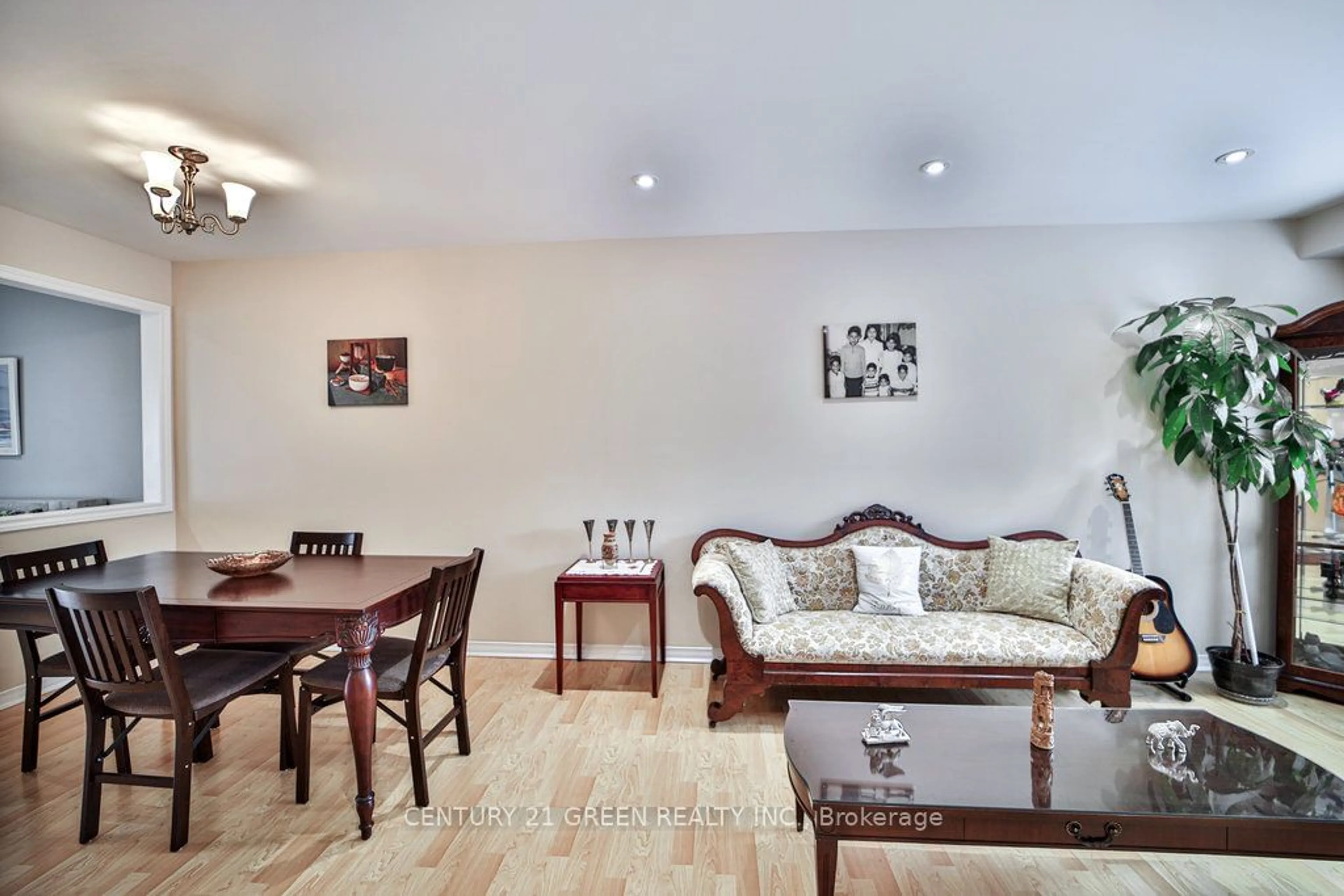 Living room, wood floors for 79 Warwick Castle Crt, Toronto Ontario M1B 3E5