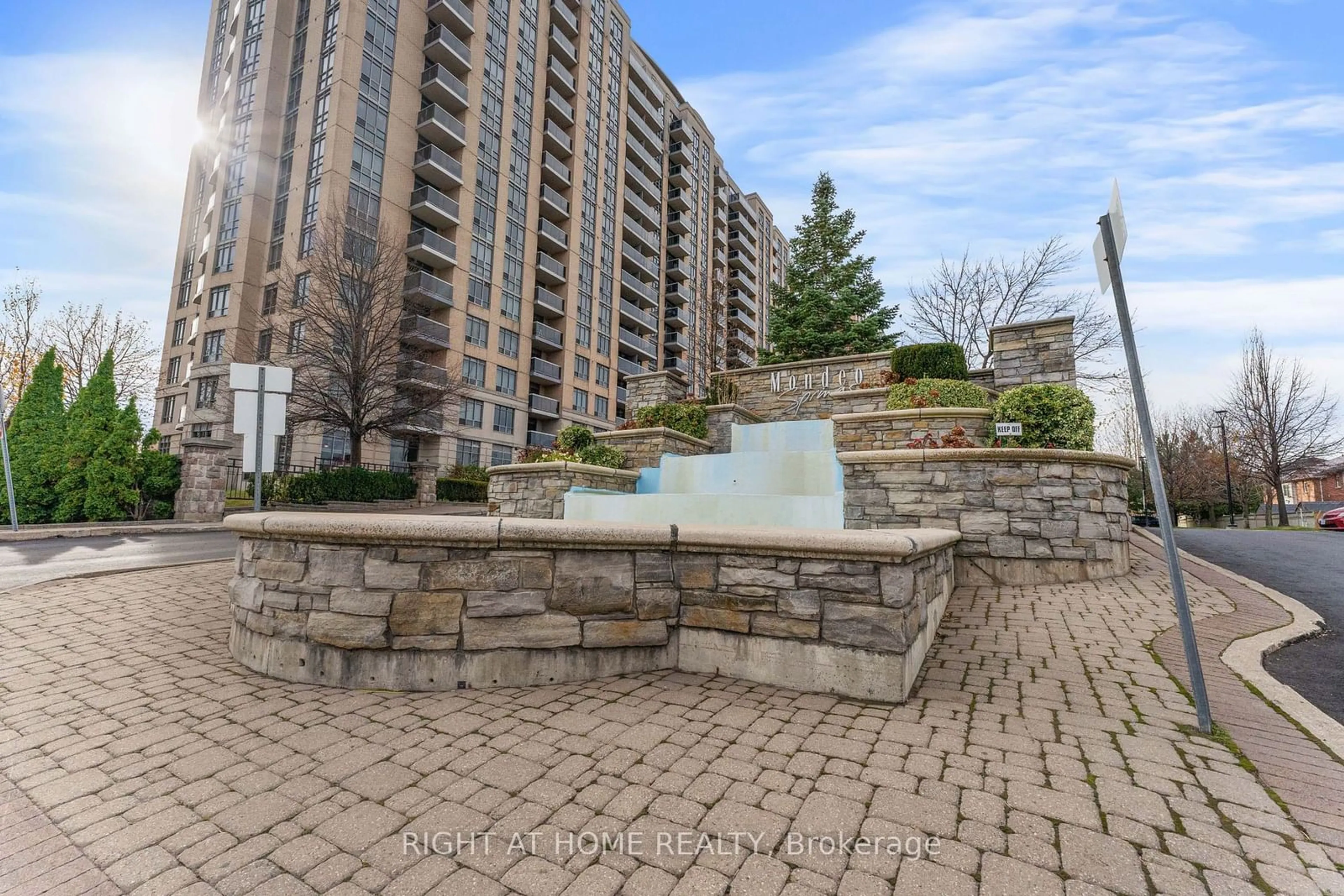 A pic from exterior of the house or condo, the fenced backyard for 18 Mondeo Dr #PH42, Toronto Ontario M1P 5C8