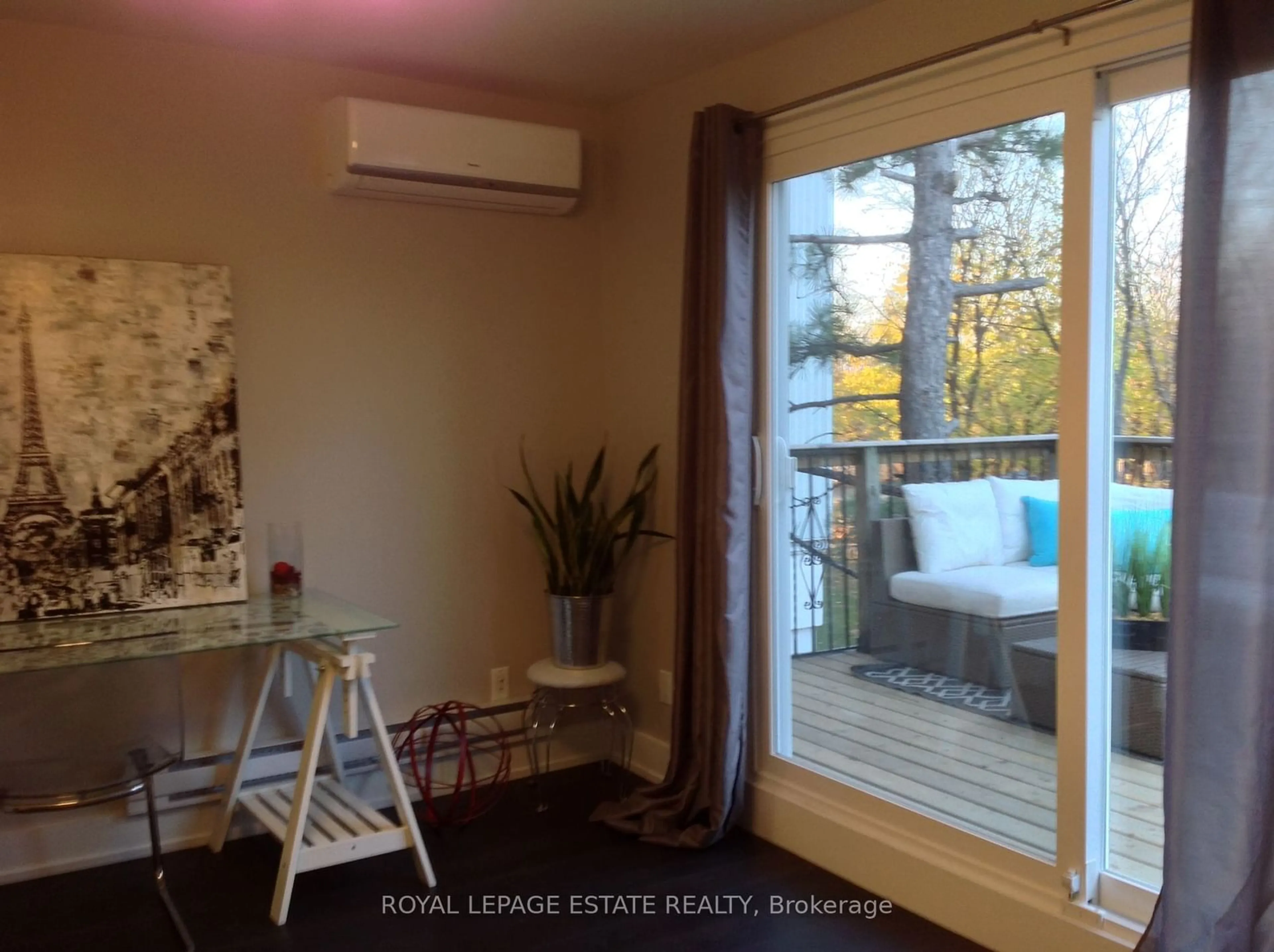 Balcony in the apartment, cottage for 12-14 Dartford Rd, Toronto Ontario M4K 1S8