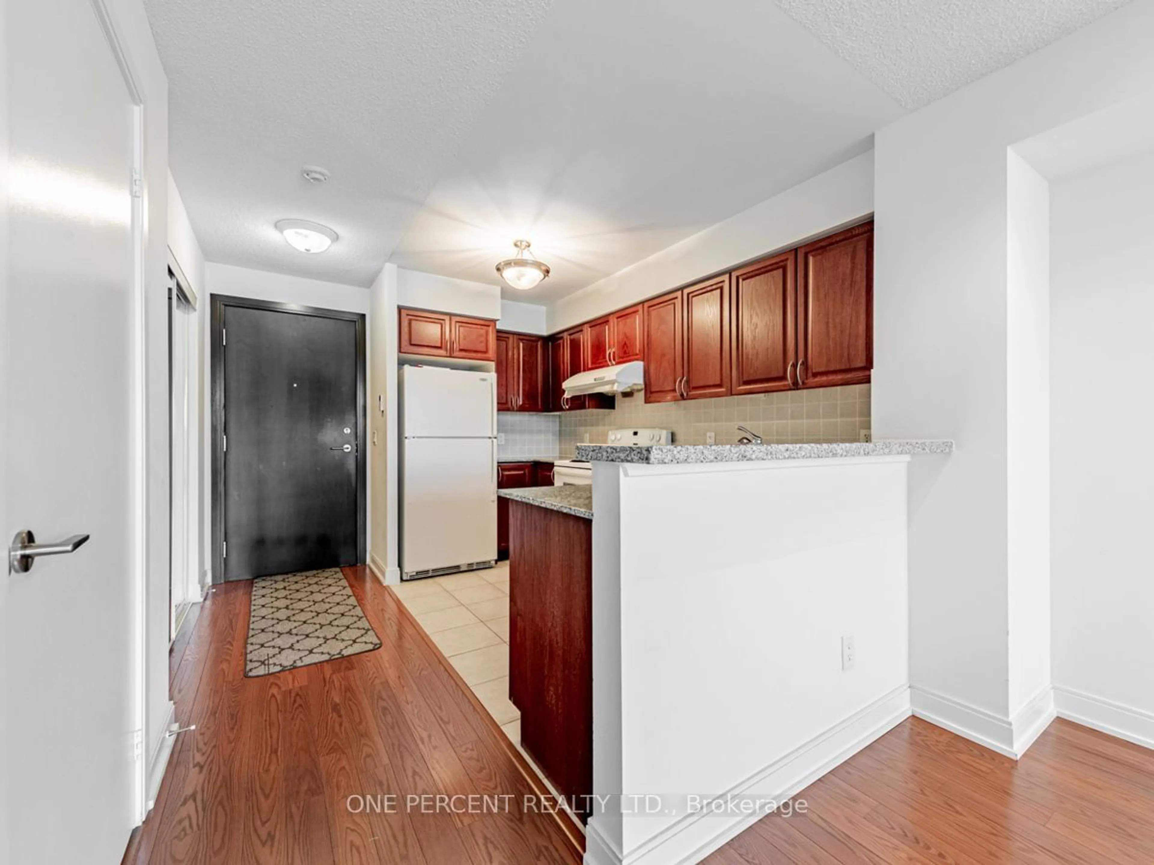 Standard kitchen, wood floors, cottage for 238 Bonis Ave #320, Toronto Ontario M1T 3W7