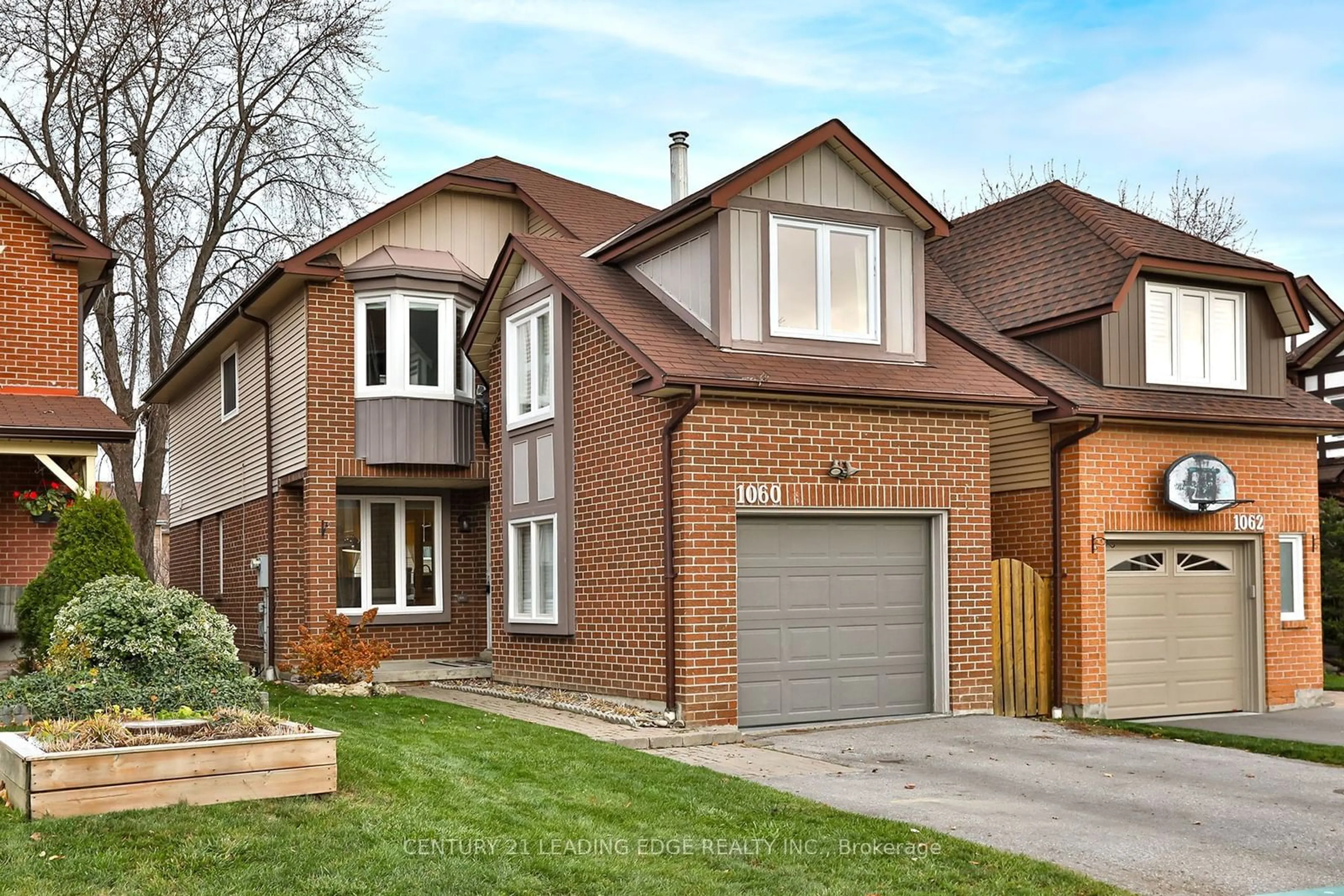 Home with brick exterior material for 1060 Longbow Dr, Pickering Ontario L1V 5W5