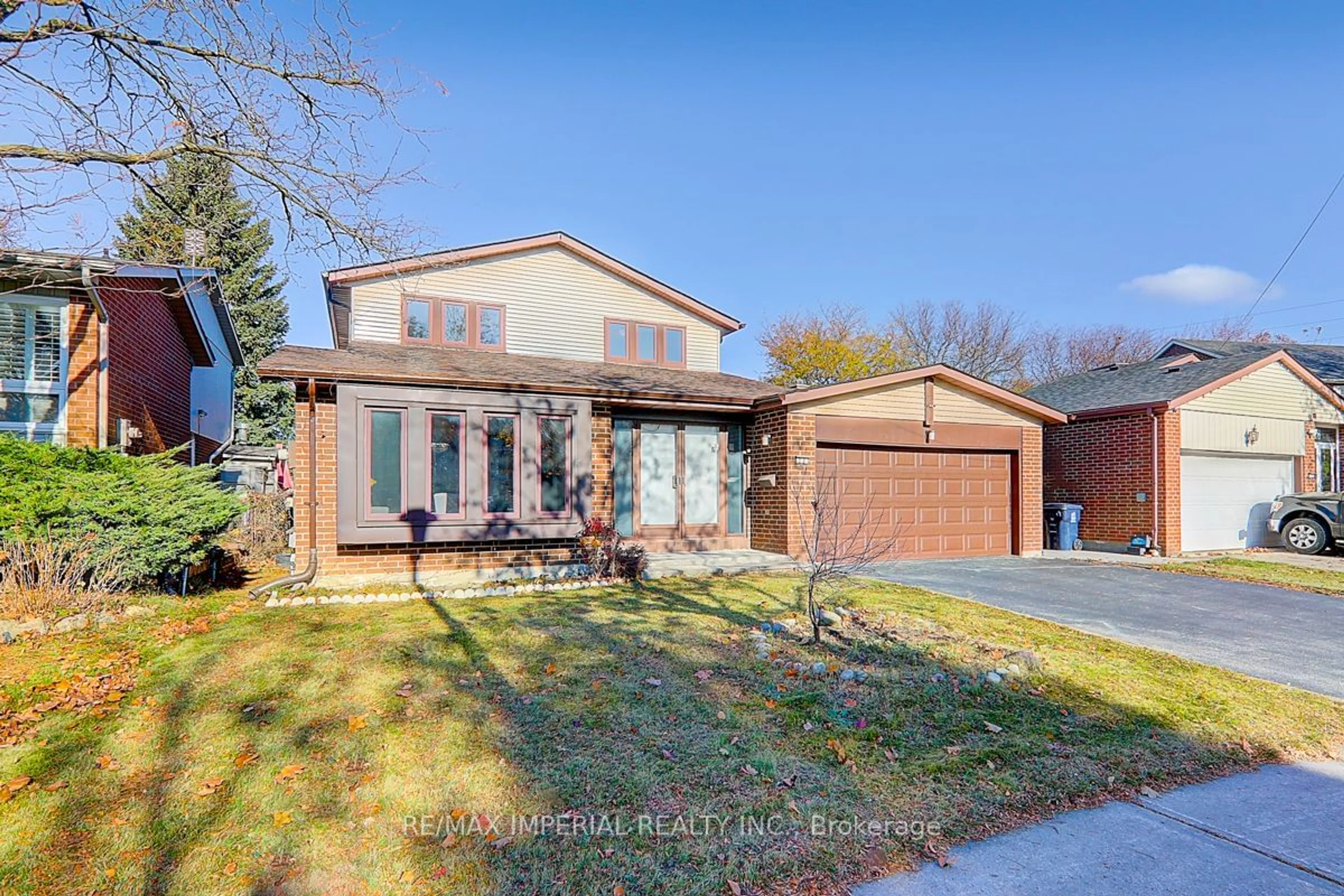 Home with brick exterior material for 28 Relroy Crt, Toronto Ontario M1W 2Y7