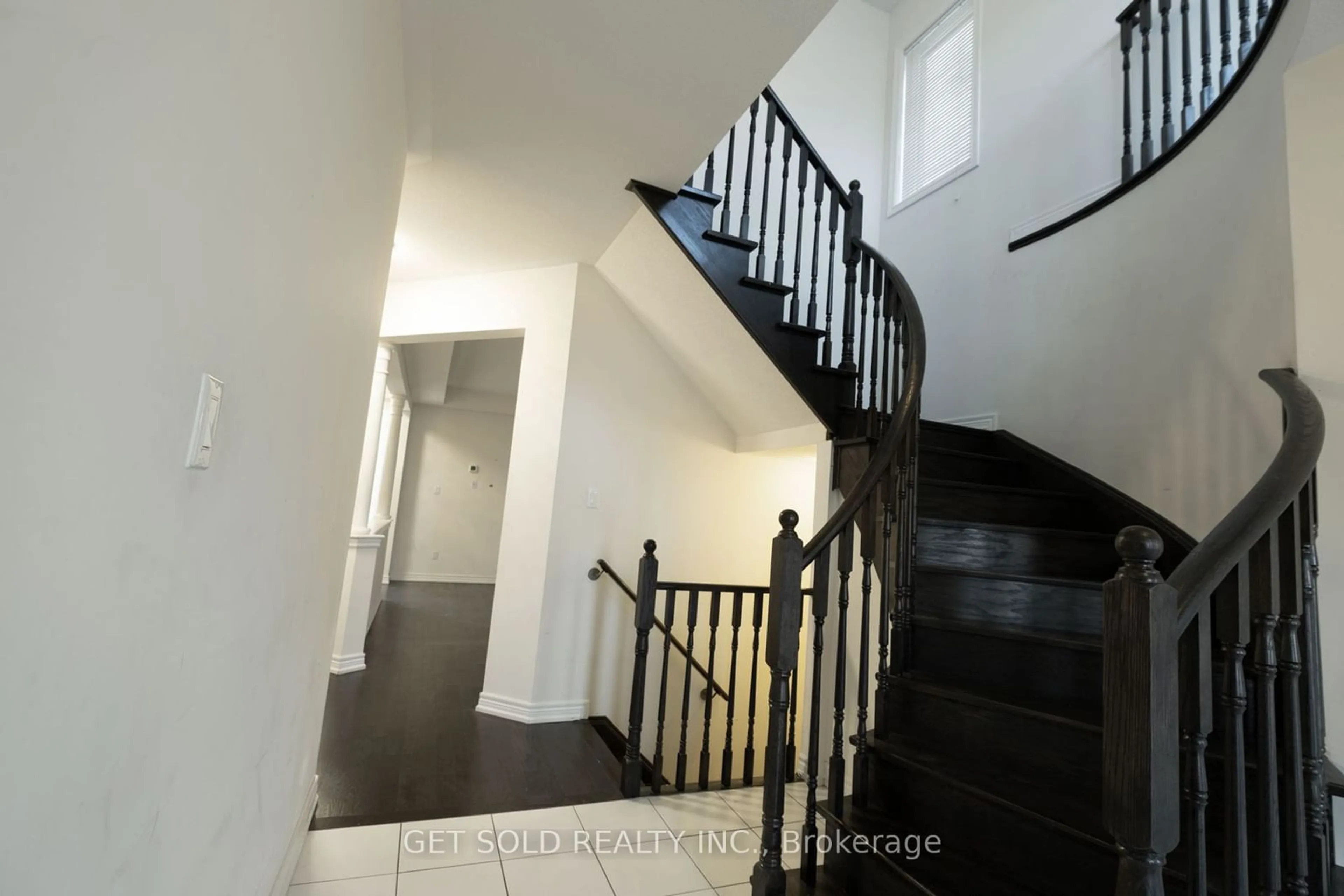 Stairs for 147 Fred Jackman Ave, Clarington Ontario L1C 0T4