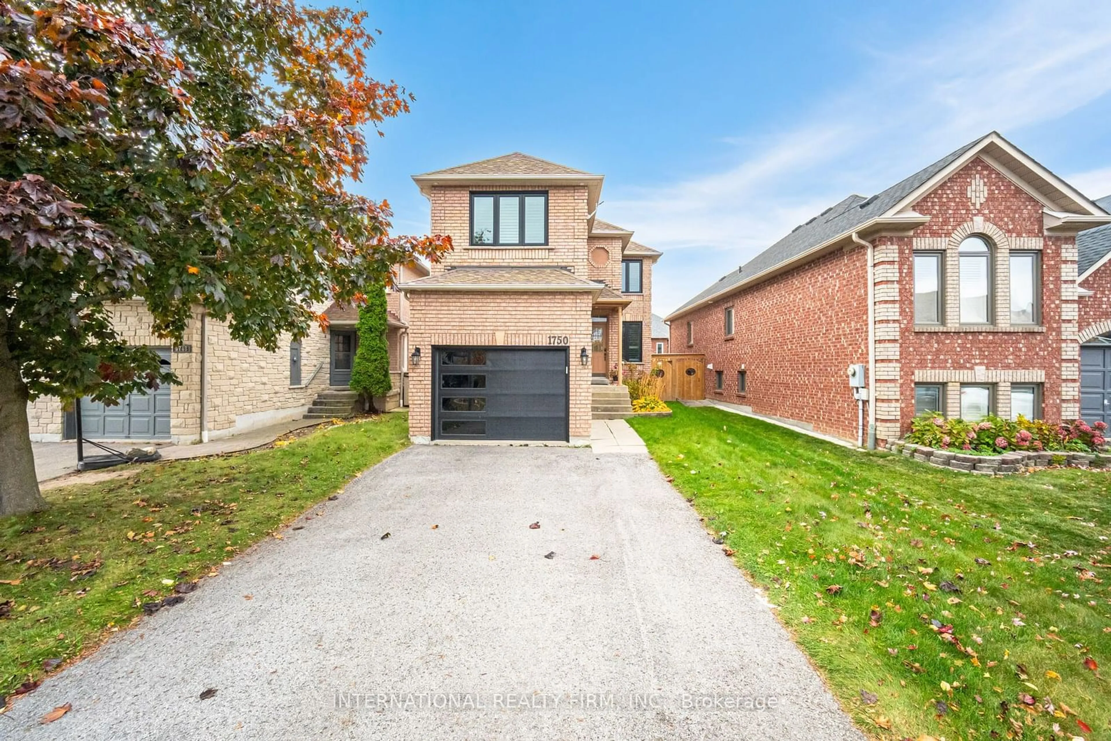 Home with brick exterior material for 1750 Silver Maple Dr, Pickering Ontario L1V 6X9