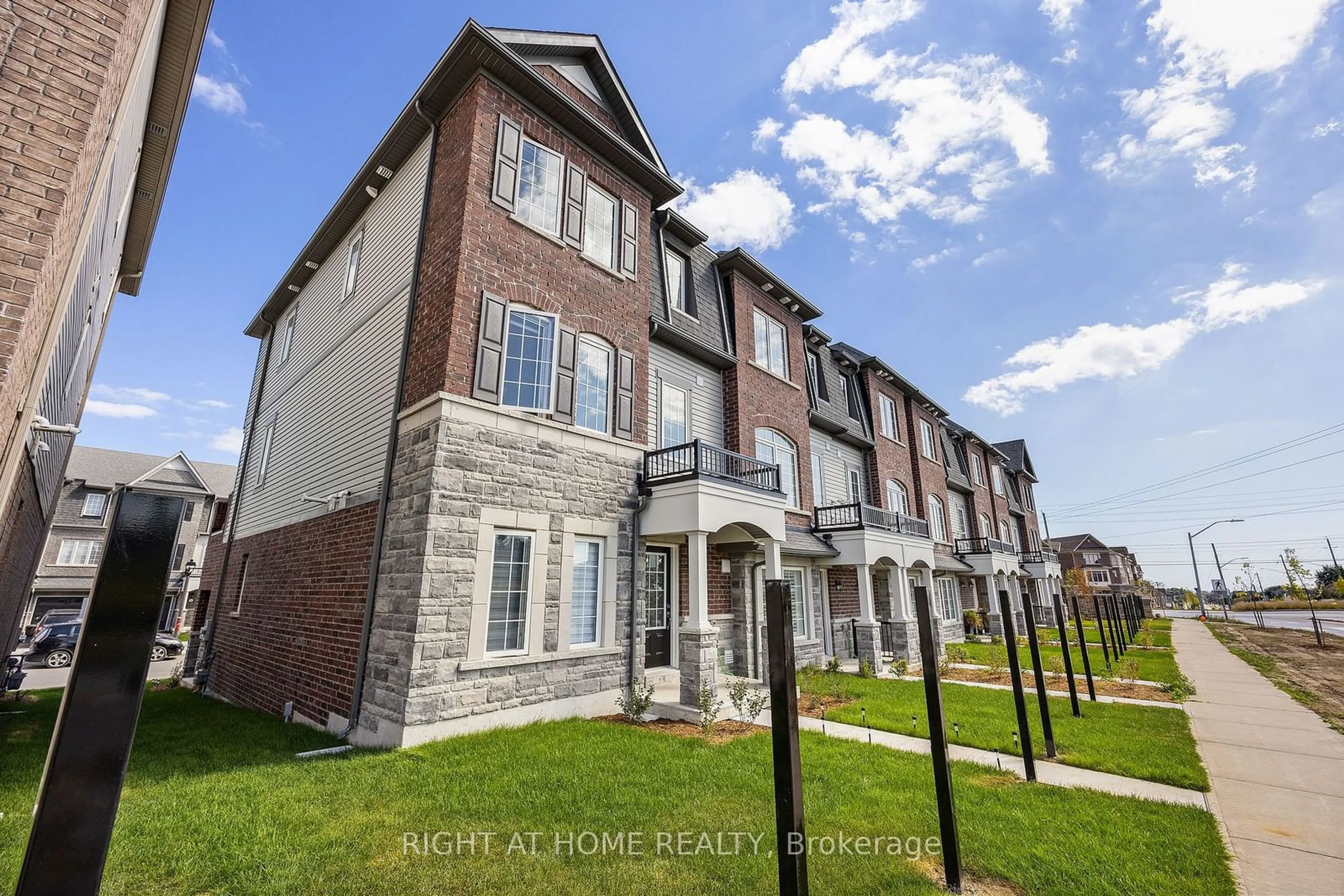 A pic from exterior of the house or condo, the front or back of building for 87 Honey Crisp Lane, Clarington Ontario L1C 7H7