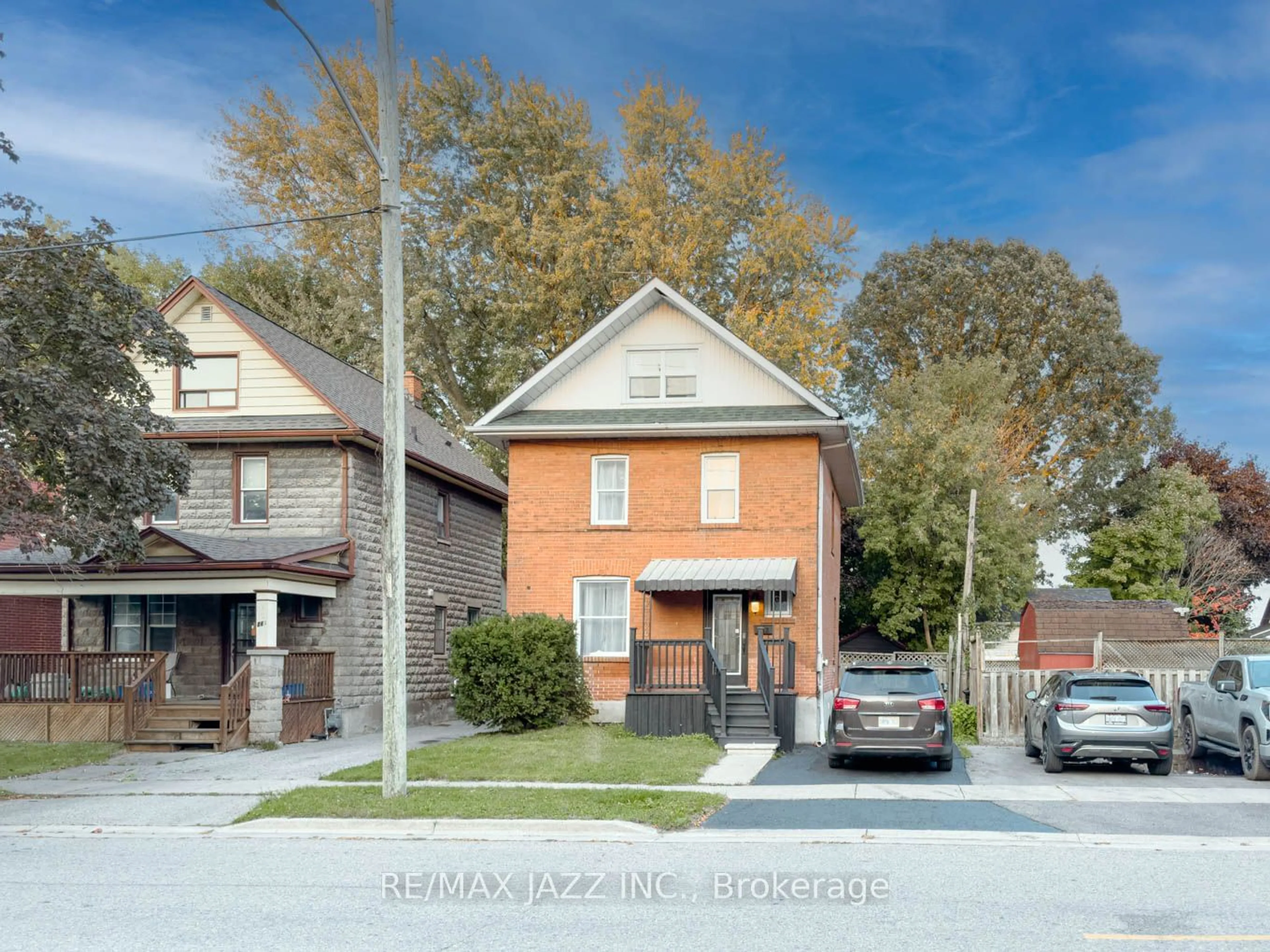 Frontside or backside of a home, the street view for 263 Haig St, Oshawa Ontario L1G 5N9