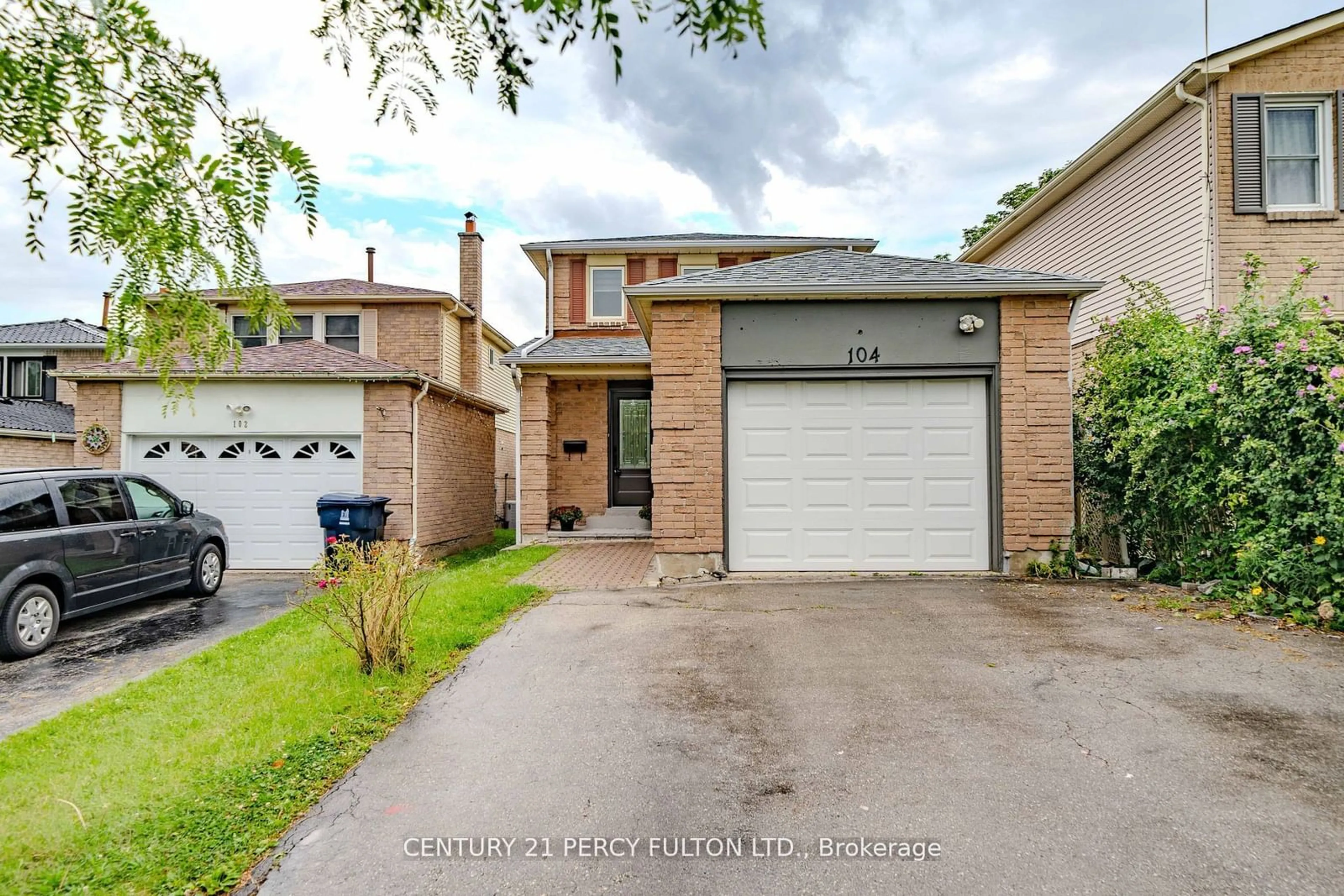 Frontside or backside of a home, cottage for 104 Shady Hollow Dr, Toronto Ontario M1V 2L8