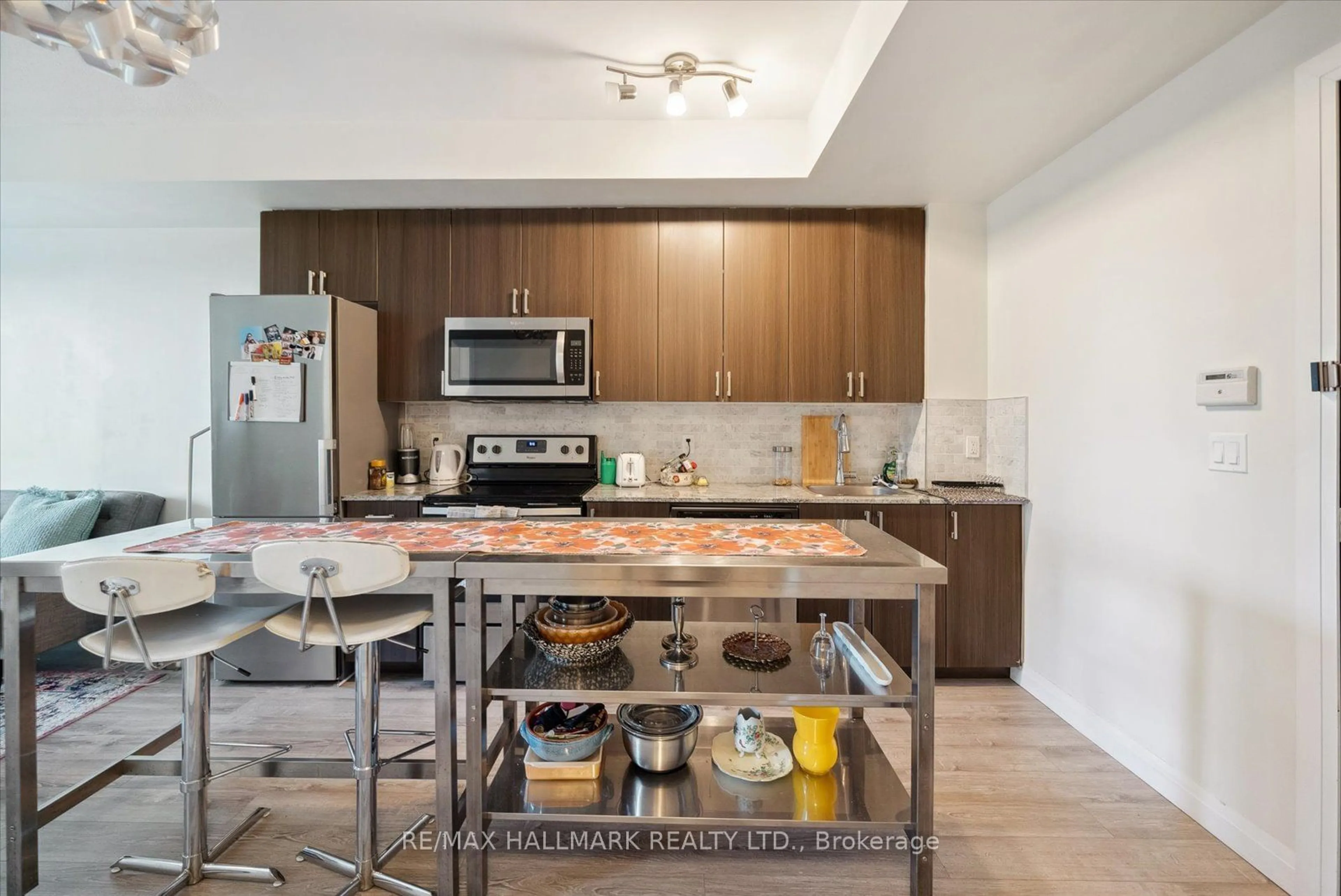 Open concept kitchen for 22 East Haven Dr #527, Toronto Ontario M1N 0B4