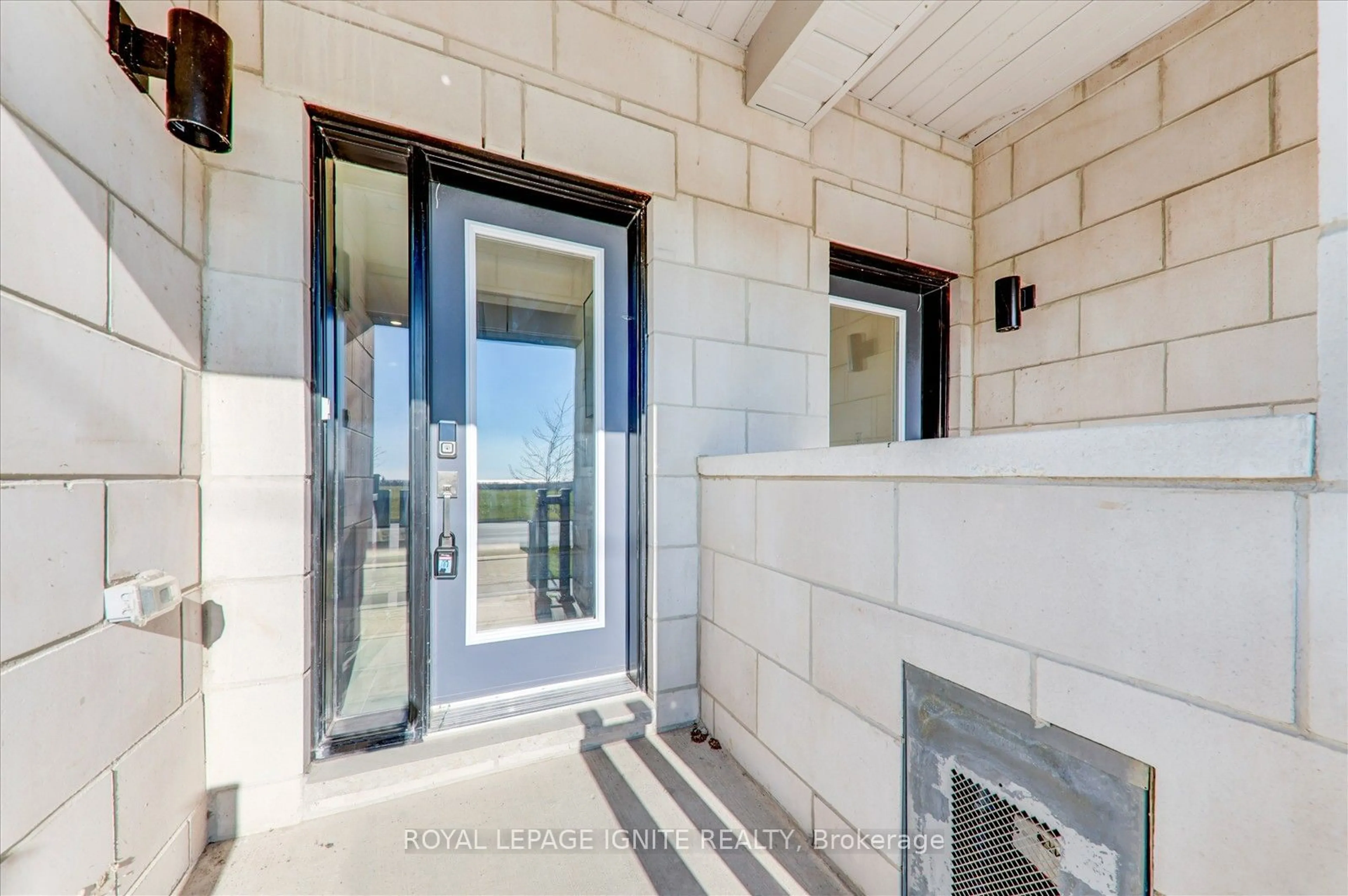 Indoor entryway, cement floor for 821 Port Darlington Rd, Clarington Ontario L1C 7G4