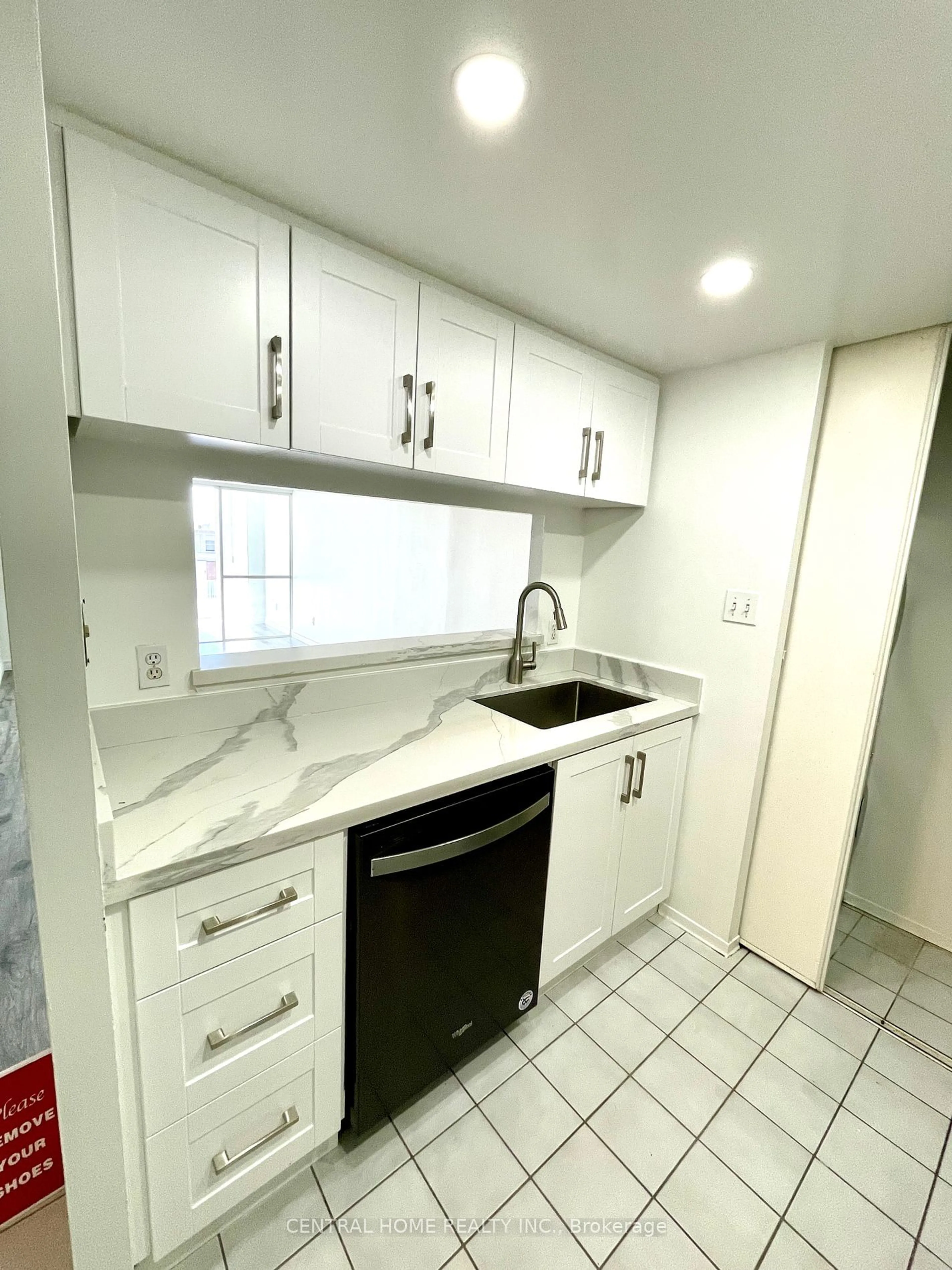 Standard kitchen, unknown floor, cottage for 2550 Lawrence Ave #309, Toronto Ontario M1P 4Z3