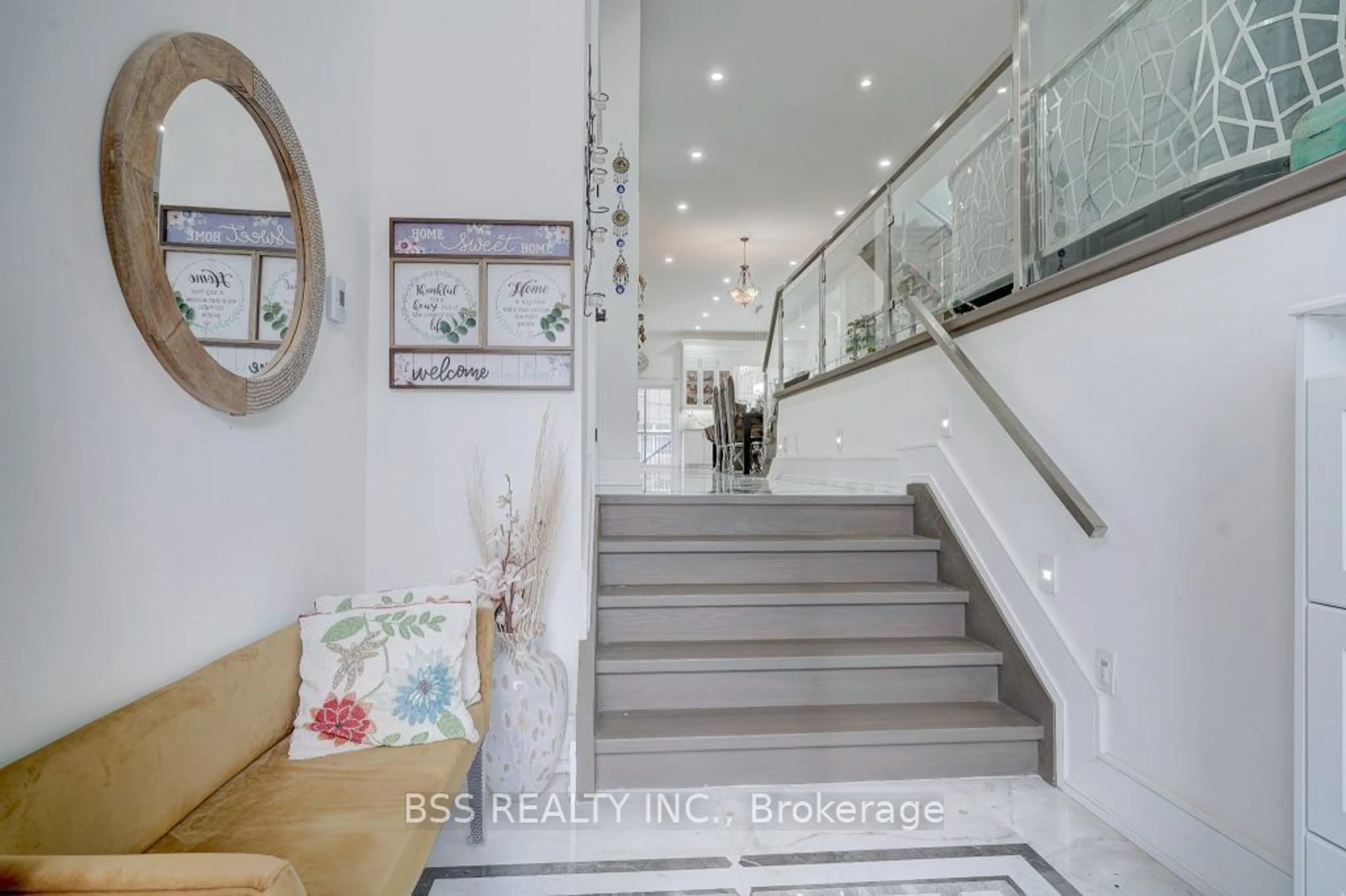 Indoor entryway, wood floors for 442 Pharmacy Ave, Toronto Ontario M1L 3G6