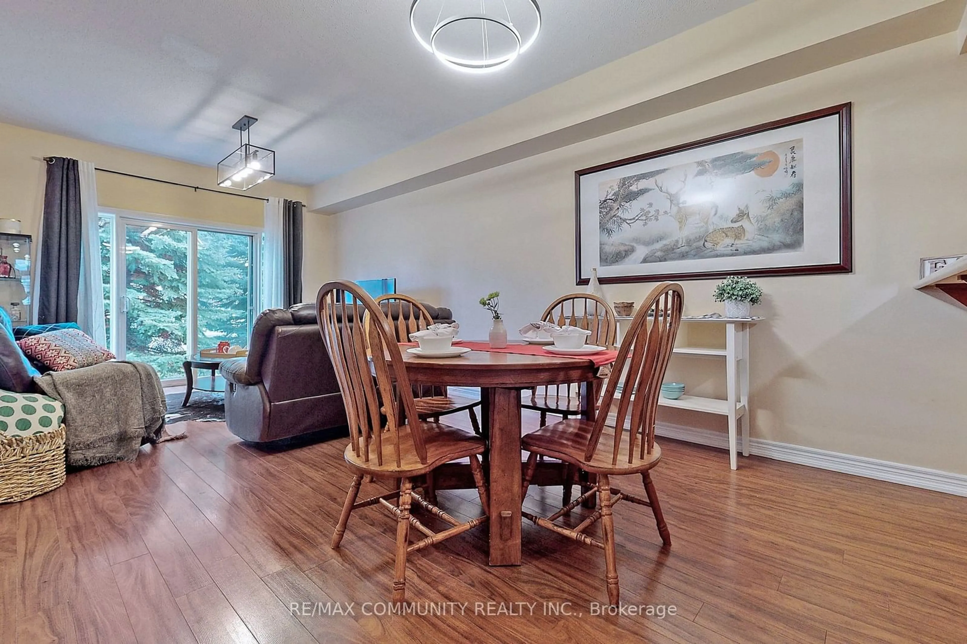 Dining room, wood floors, cottage for 19 Niagara Dr #27, Oshawa Ontario L1G 8G2