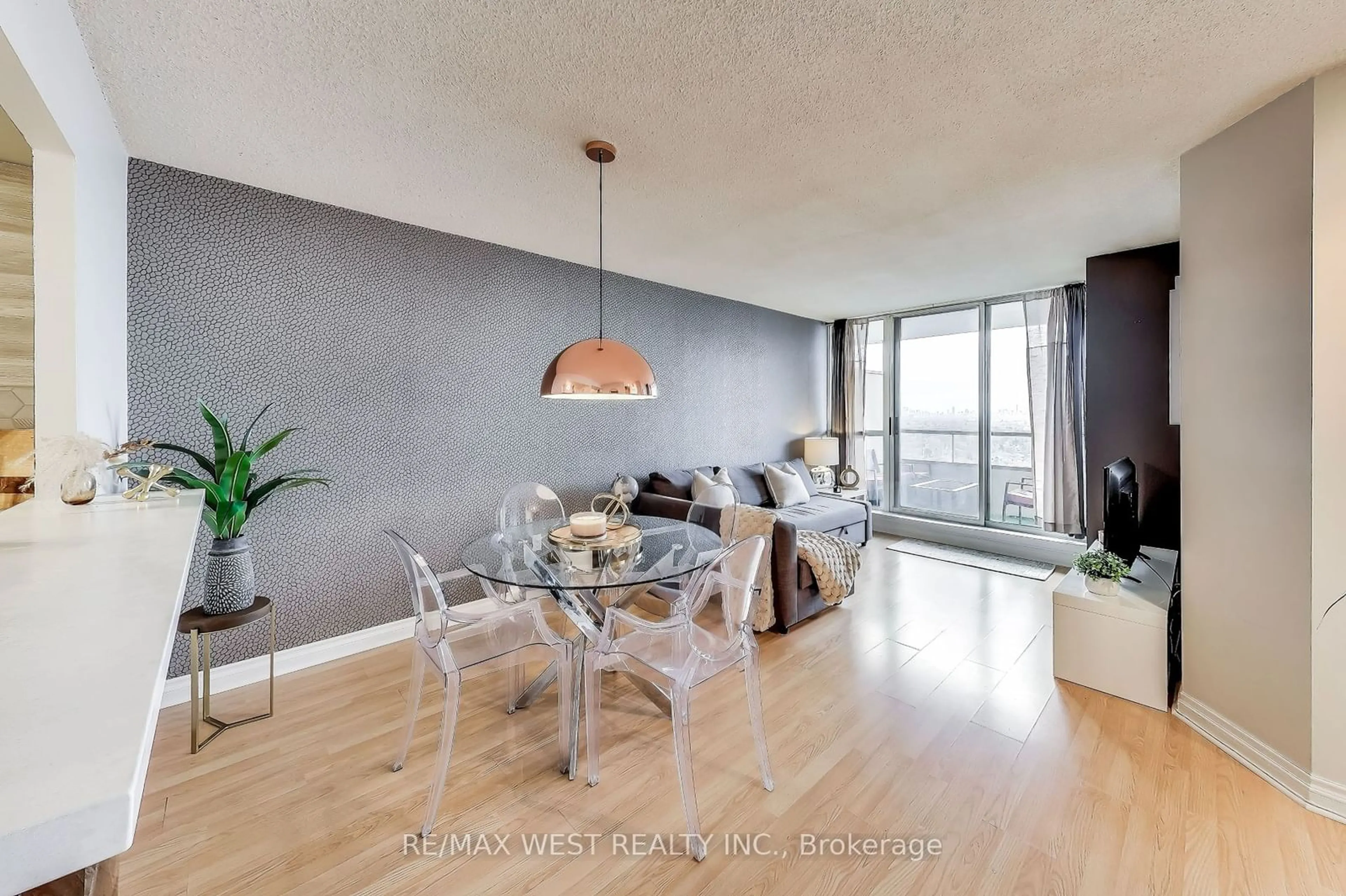 Dining room, wood floors for 5 Greystone Walk Dr #1917, Toronto Ontario M1K 5J5