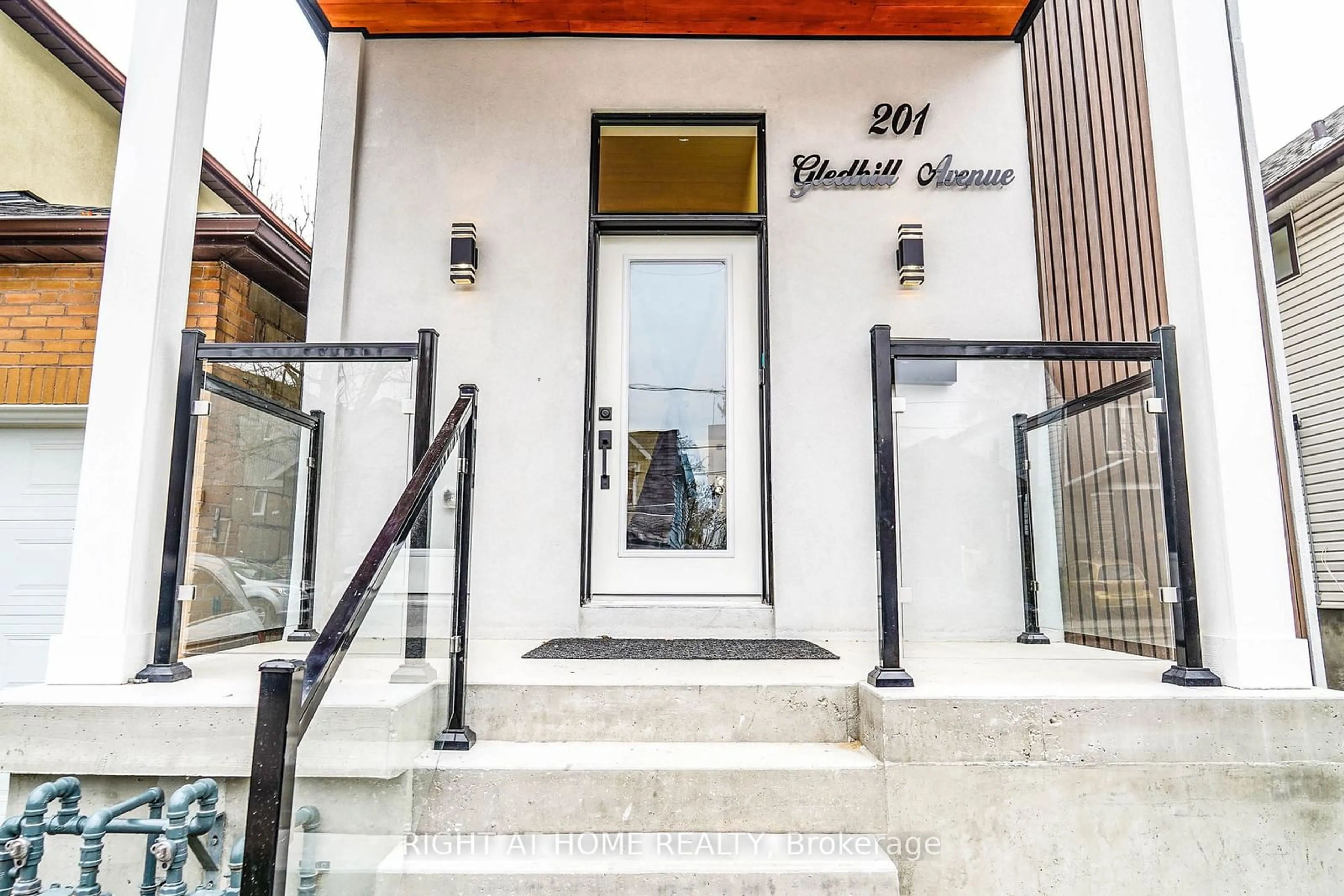 Indoor entryway, wood floors for 201 Gledhill Ave, Toronto Ontario M4C 5K9