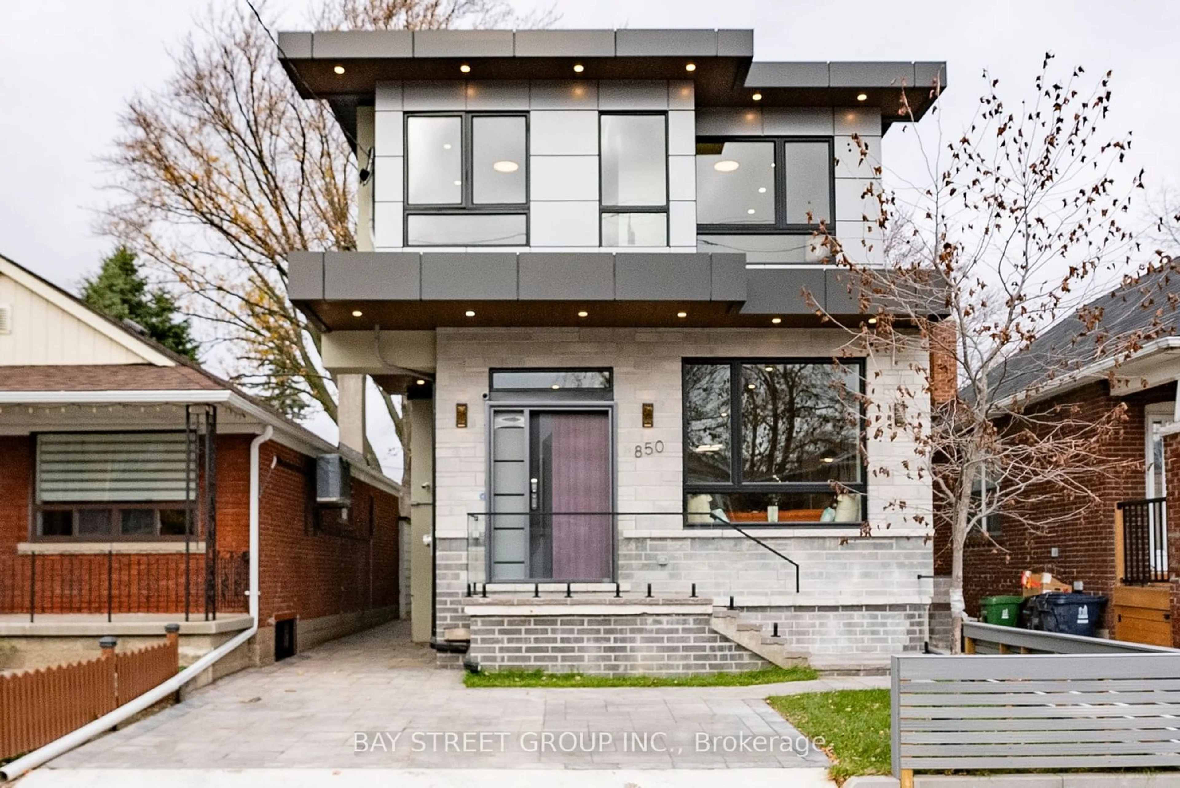 Home with brick exterior material for 850 Cosburn Ave, Toronto Ontario M4C 2W2