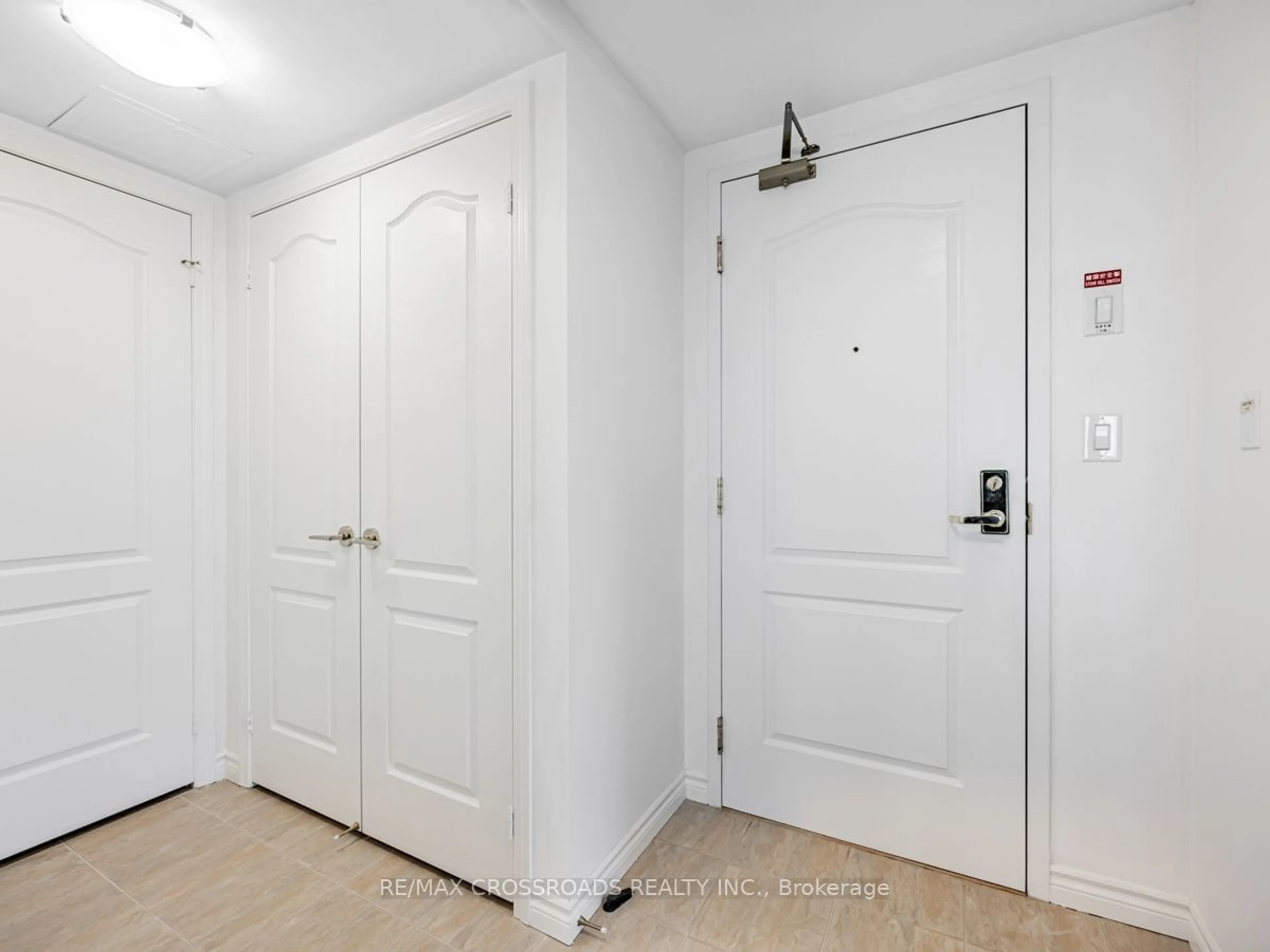 Indoor entryway, not visible floor for 2020 Mcnicoll Ave #1011, Toronto Ontario M1V 0B5