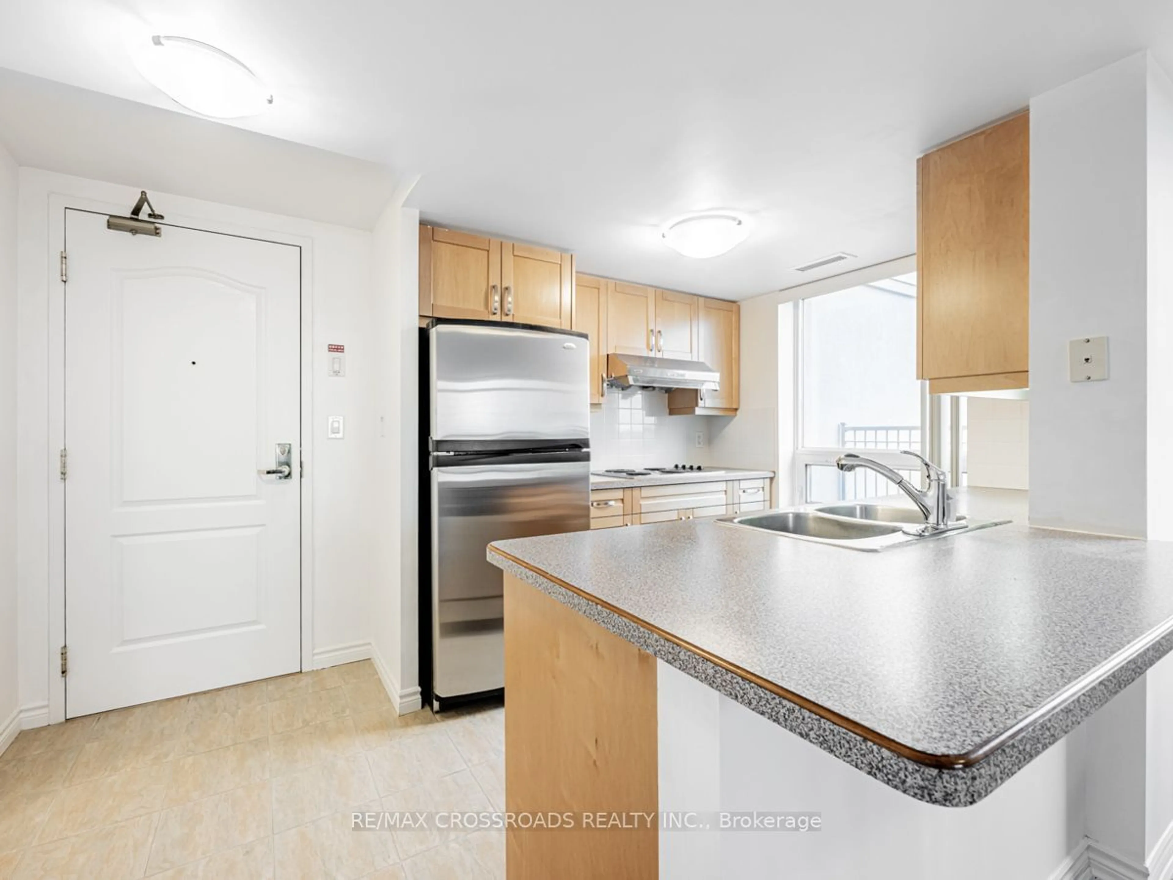 Standard kitchen for 2020 Mcnicoll Ave #1011, Toronto Ontario M1V 0B5