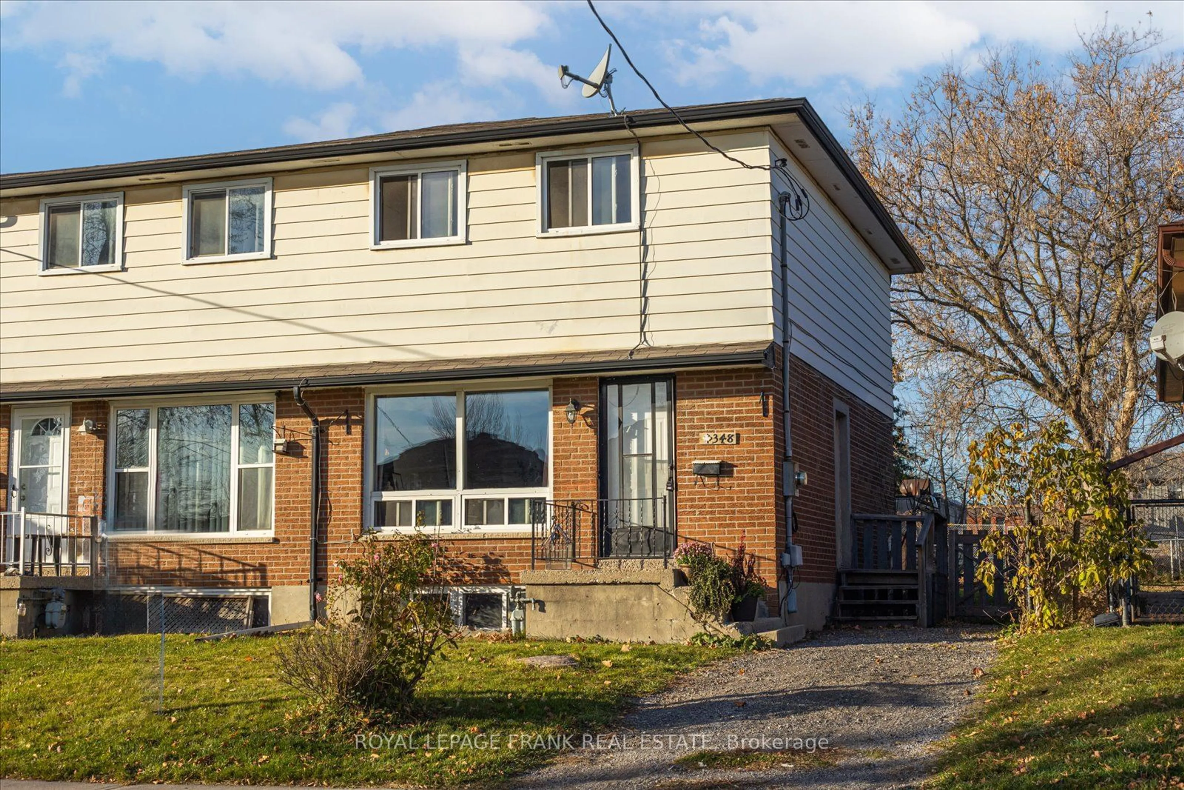 Home with brick exterior material for 348 Pine Ave, Oshawa Ontario L1J 2H4