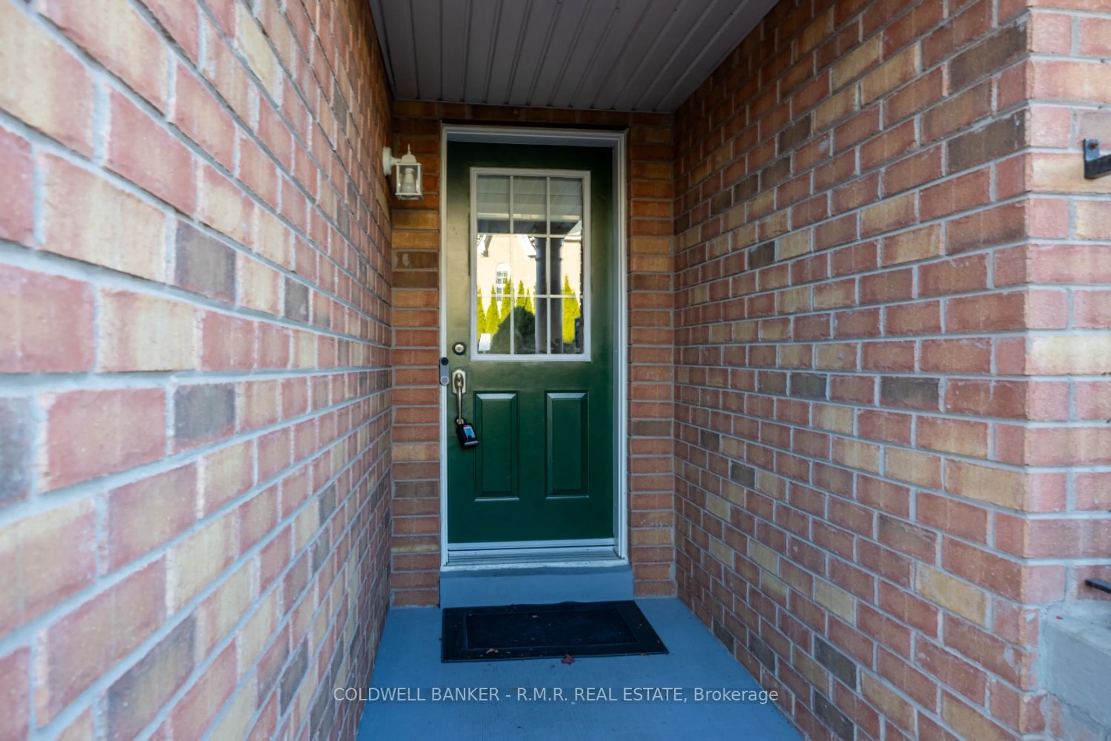 Indoor entryway, wood floors for 87 Sprucedale Way, Whitby Ontario L1N 9V1