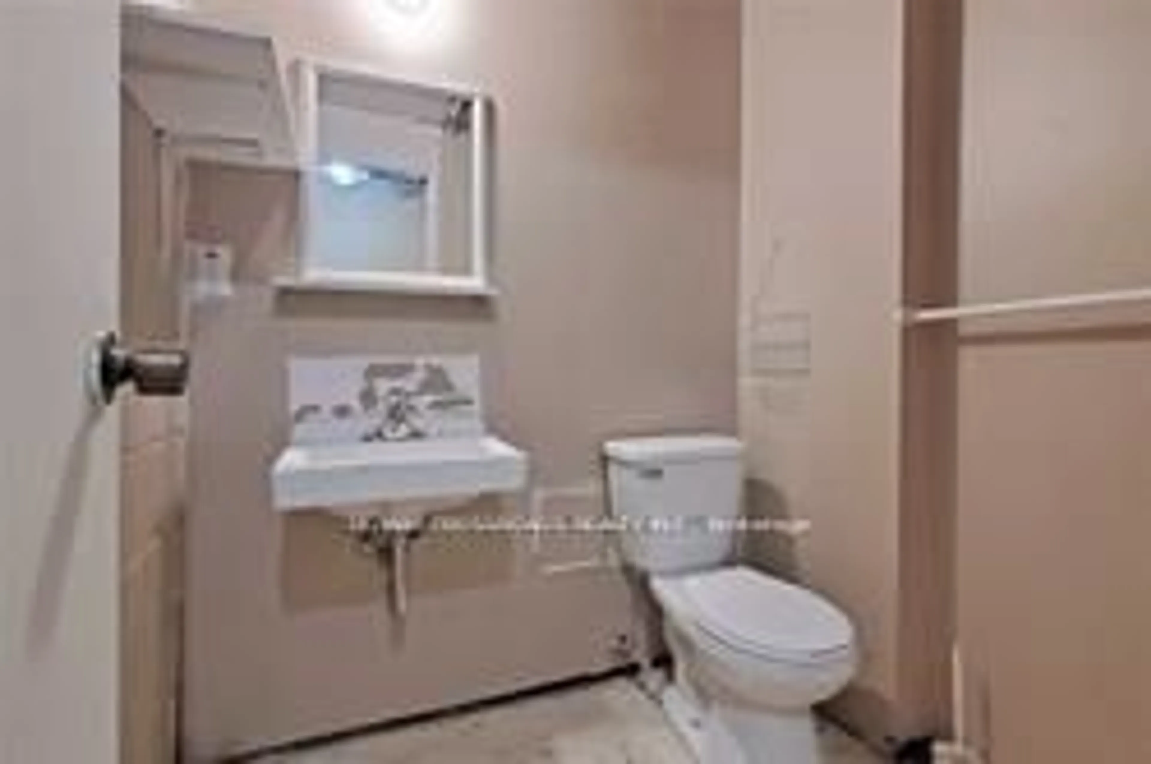 Standard bathroom, unknown floor for 43 Taunton Rd #43, Oshawa Ontario L1G 3T6