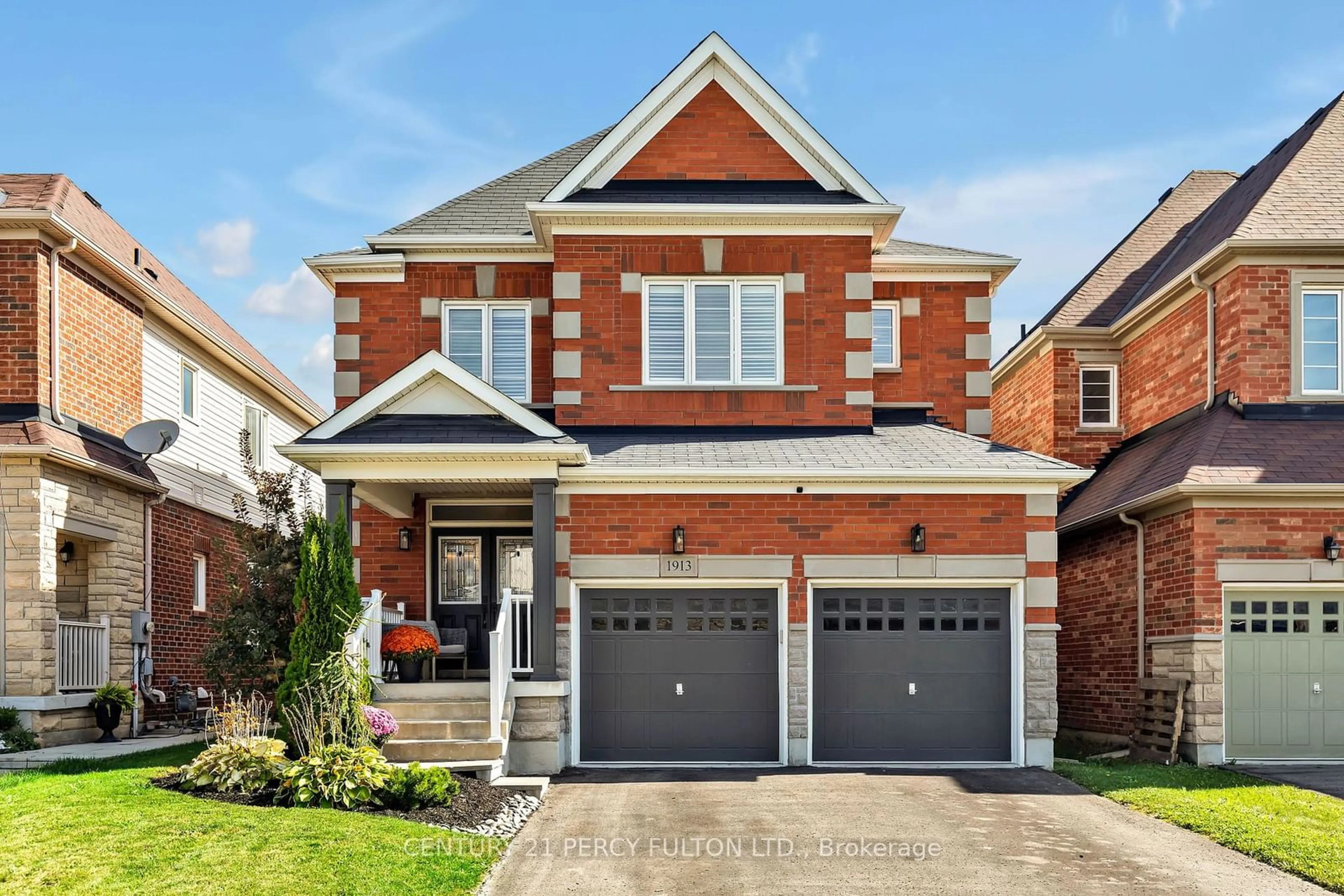 Home with brick exterior material for 1913 Cocklin Cres, Oshawa Ontario L1K 0T6