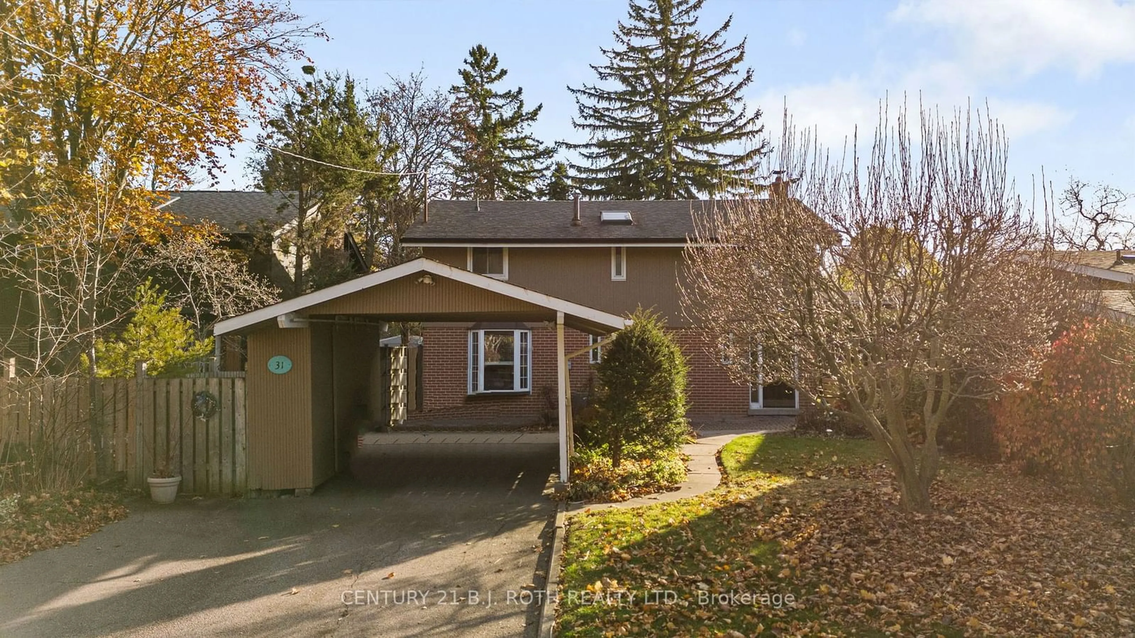 Frontside or backside of a home, cottage for 31 LESTERWOOD Cres, Toronto Ontario M1P 3L5