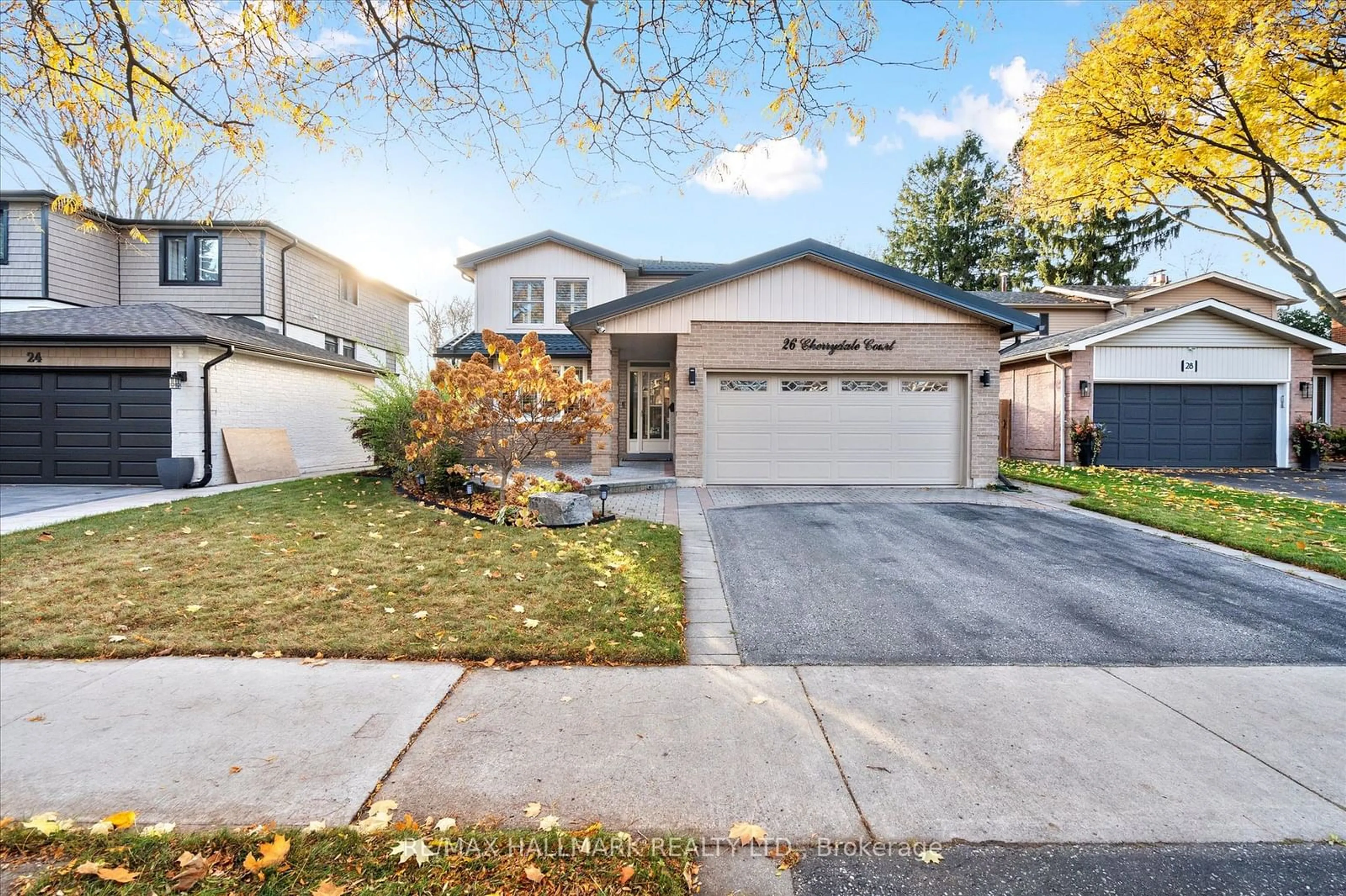 A pic from exterior of the house or condo, the fenced backyard for 26 Cherrydale Crt, Toronto Ontario M1C 3H1