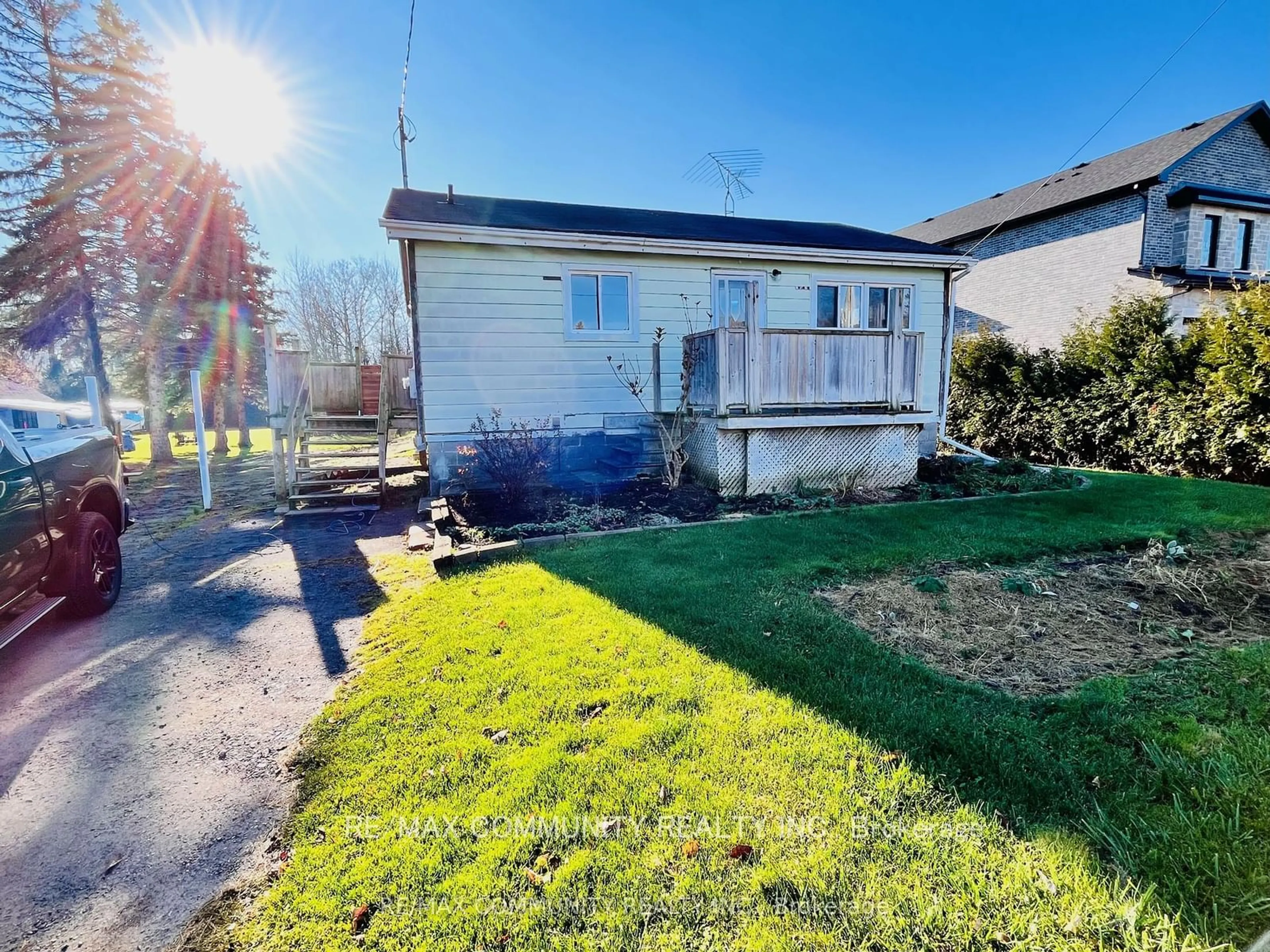 Shed for 2037 Nash Rd, Clarington Ontario L1C 3K4