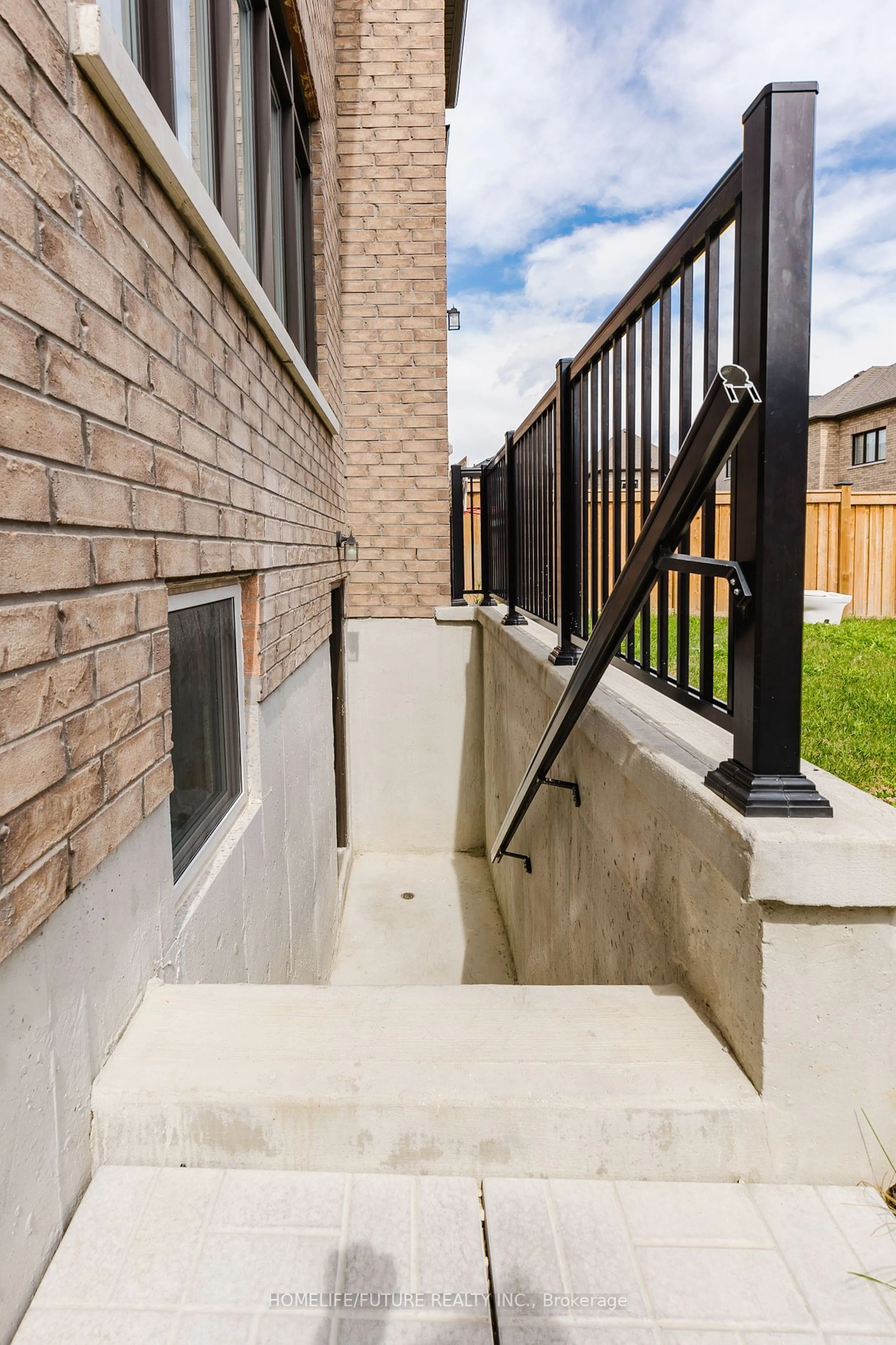 Stairs for 33 Beasley St, Whitby Ontario L1P 0G5