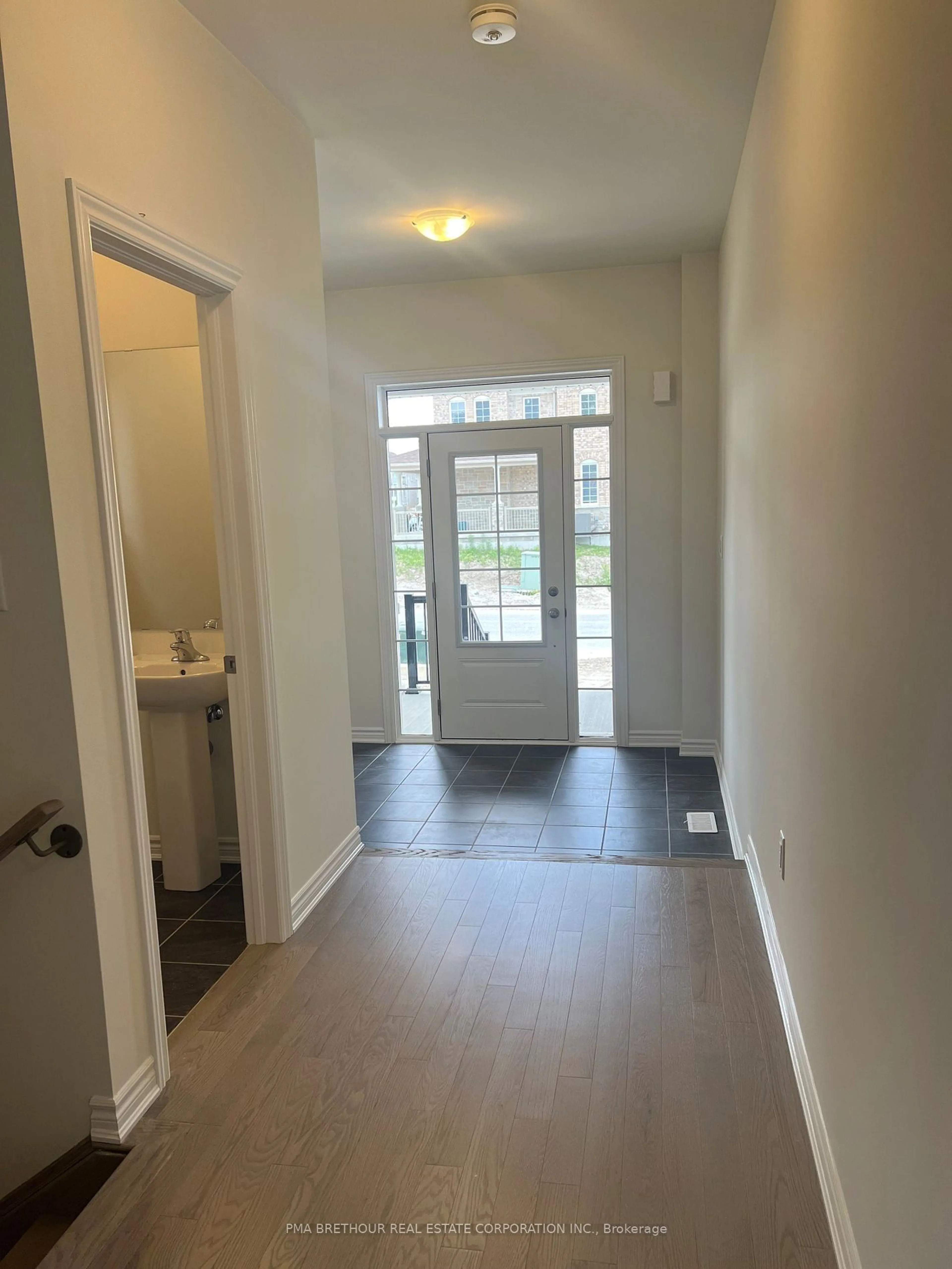 Indoor entryway, wood floors for 6 Forestlane Way, Scugog Ontario L9L 0B2