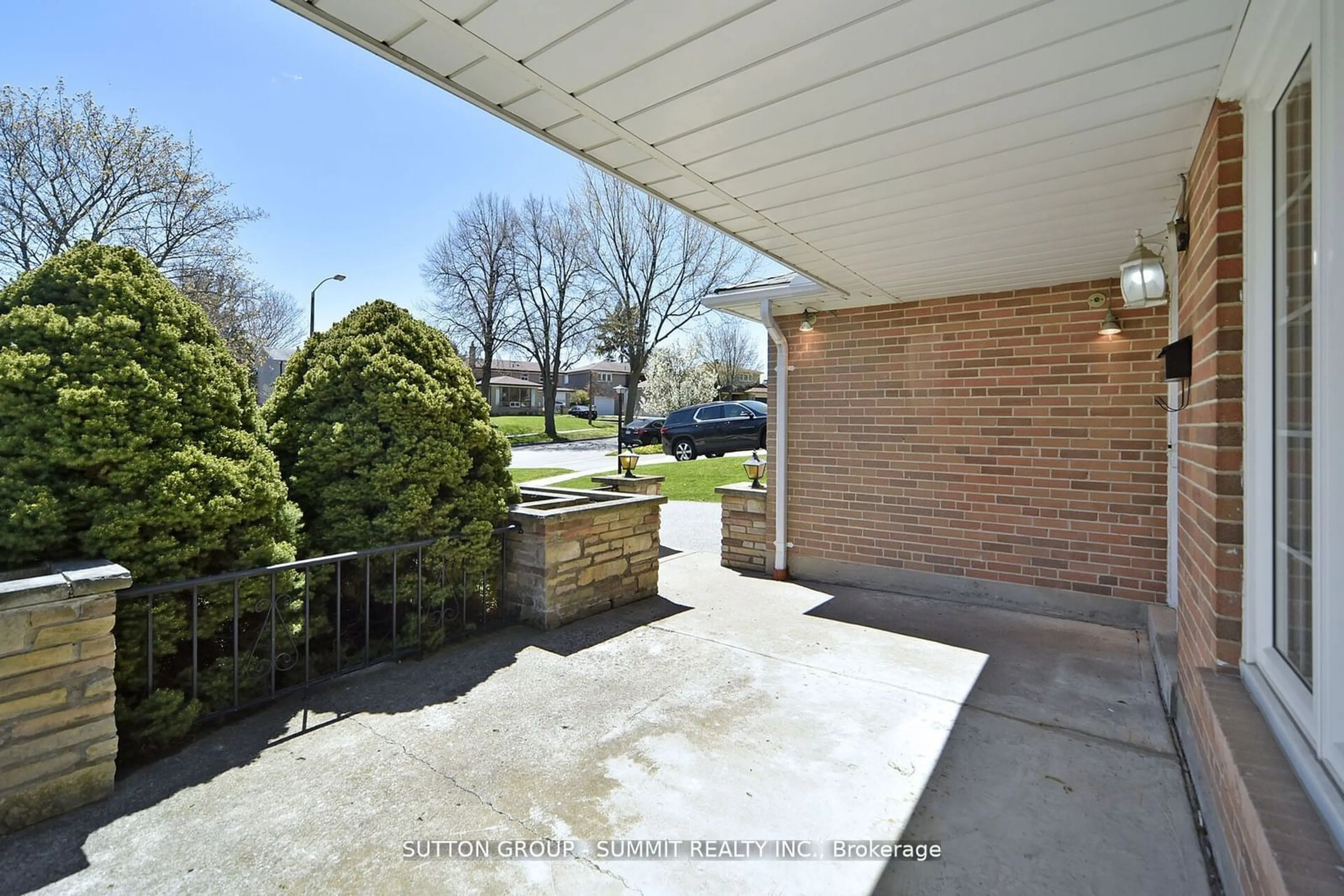 Patio, the street view for 9 Ivy Green Cres, Toronto Ontario M1G 2Z2