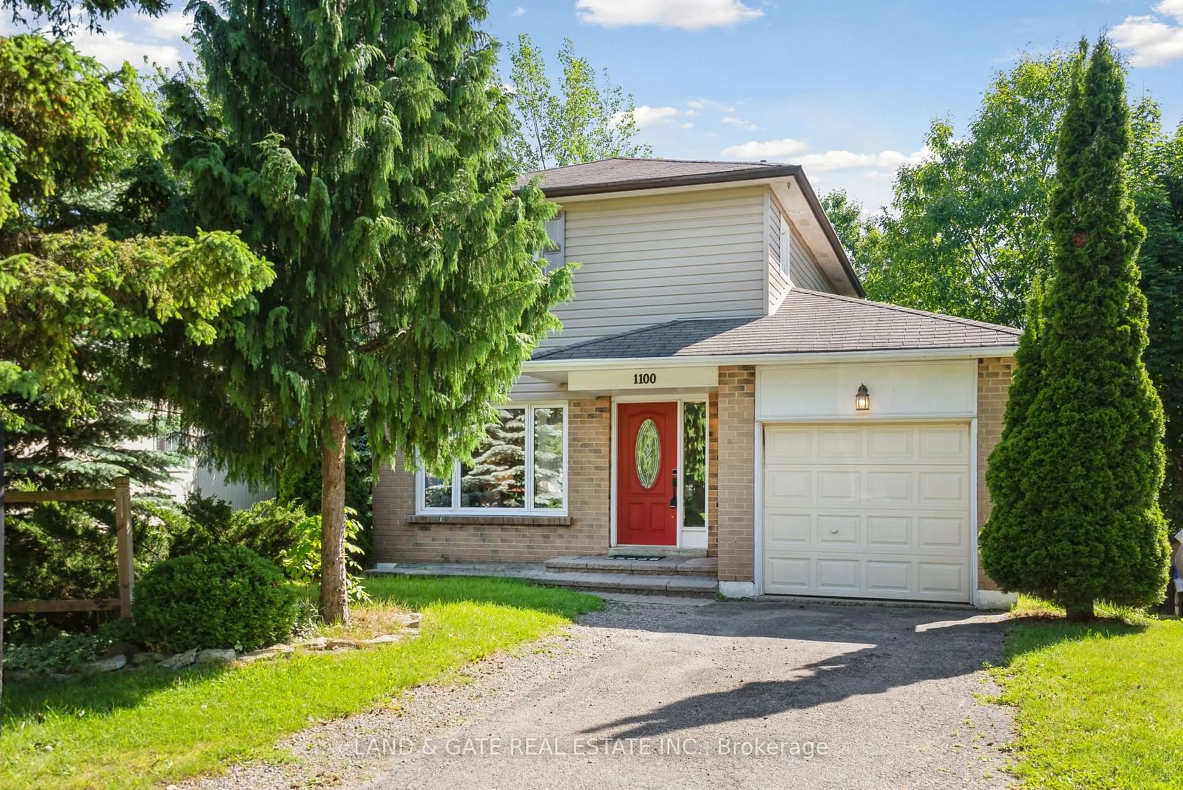 Frontside or backside of a home, cottage for 1100 Augusta Ave, Oshawa Ontario L1H 7S8