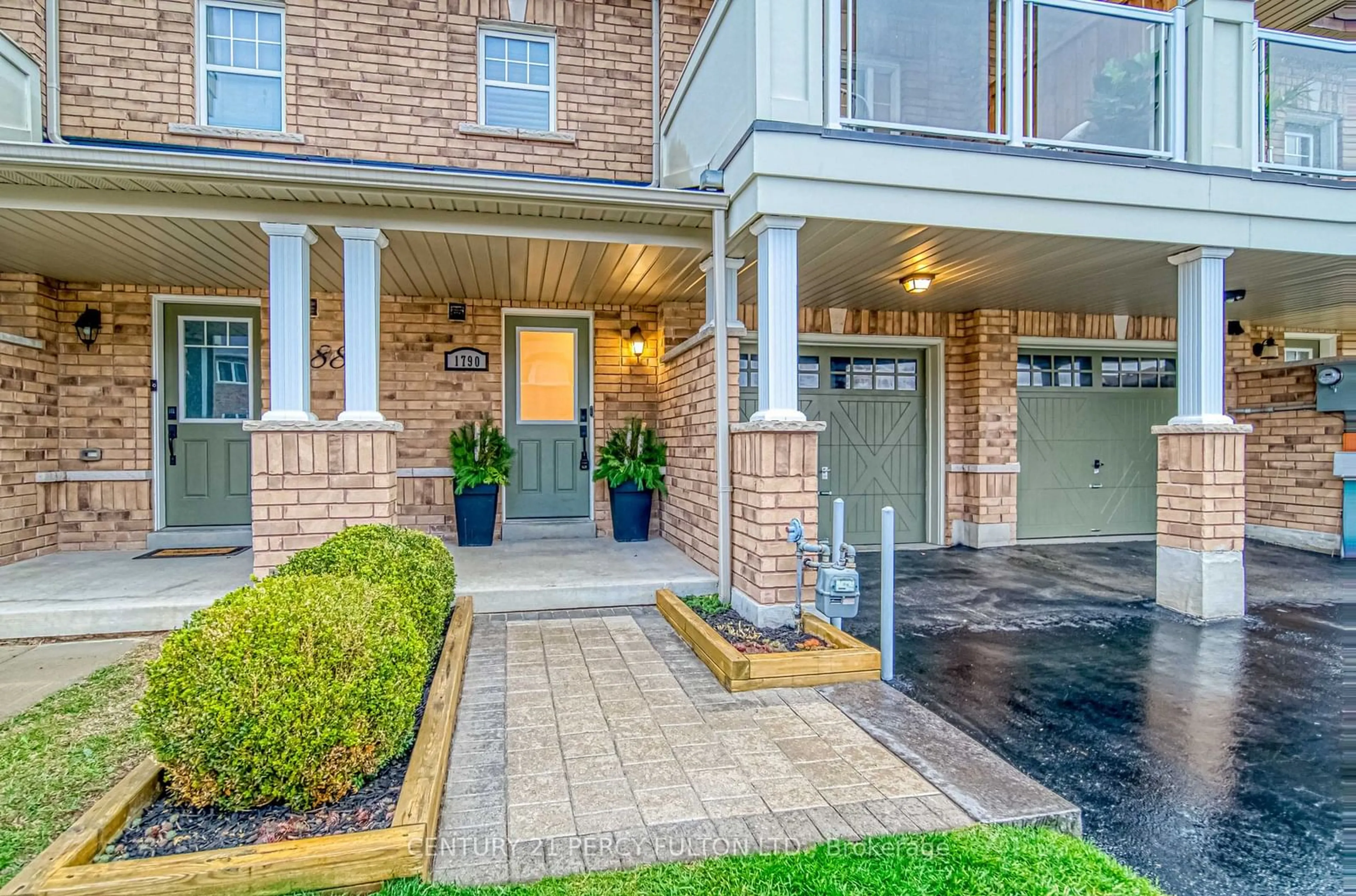 Home with brick exterior material for 1790 Carousel Mews, Pickering Ontario L1X 2R2