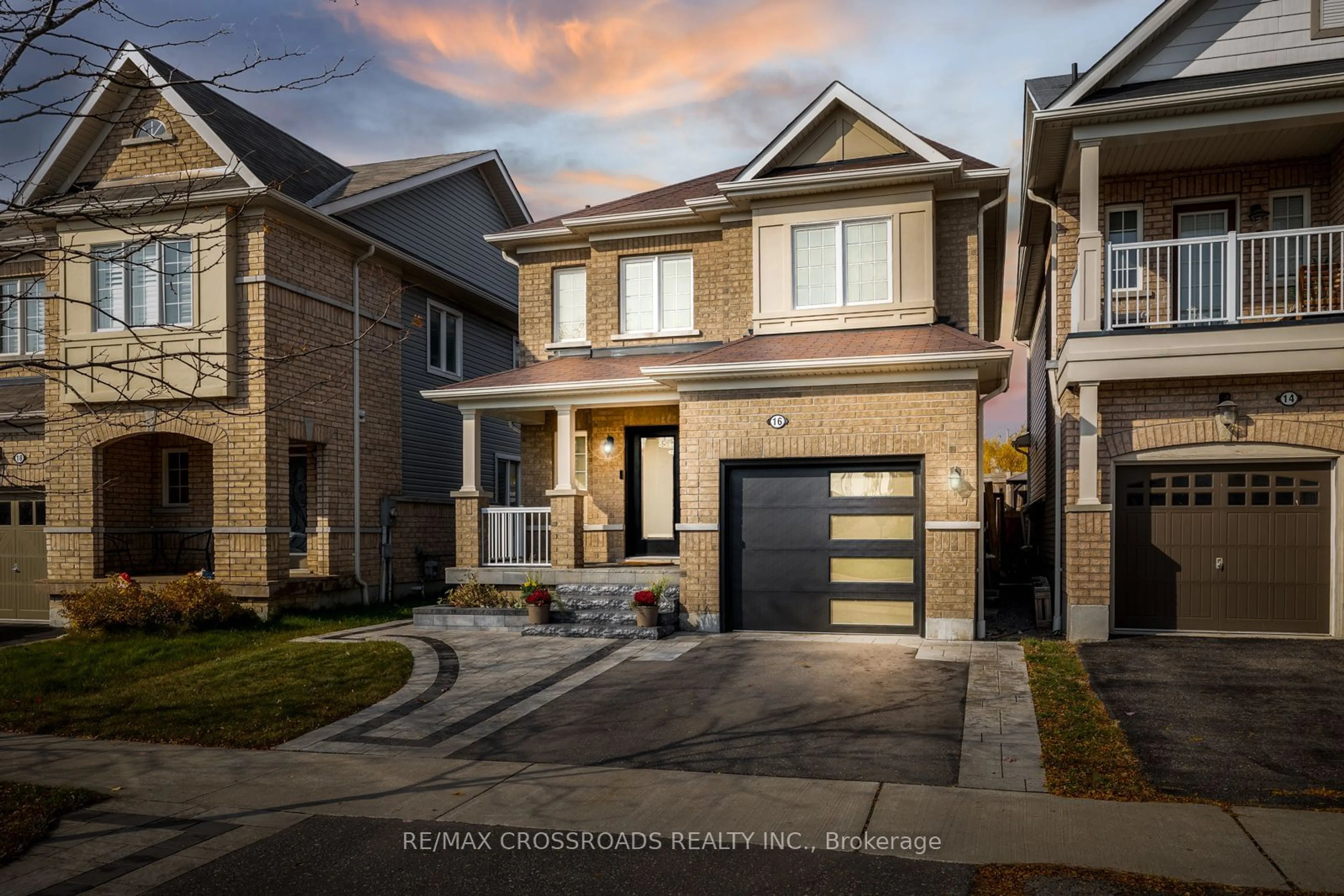 Frontside or backside of a home, the street view for 16 Gallimere Crt, Whitby Ontario L1N 0J5