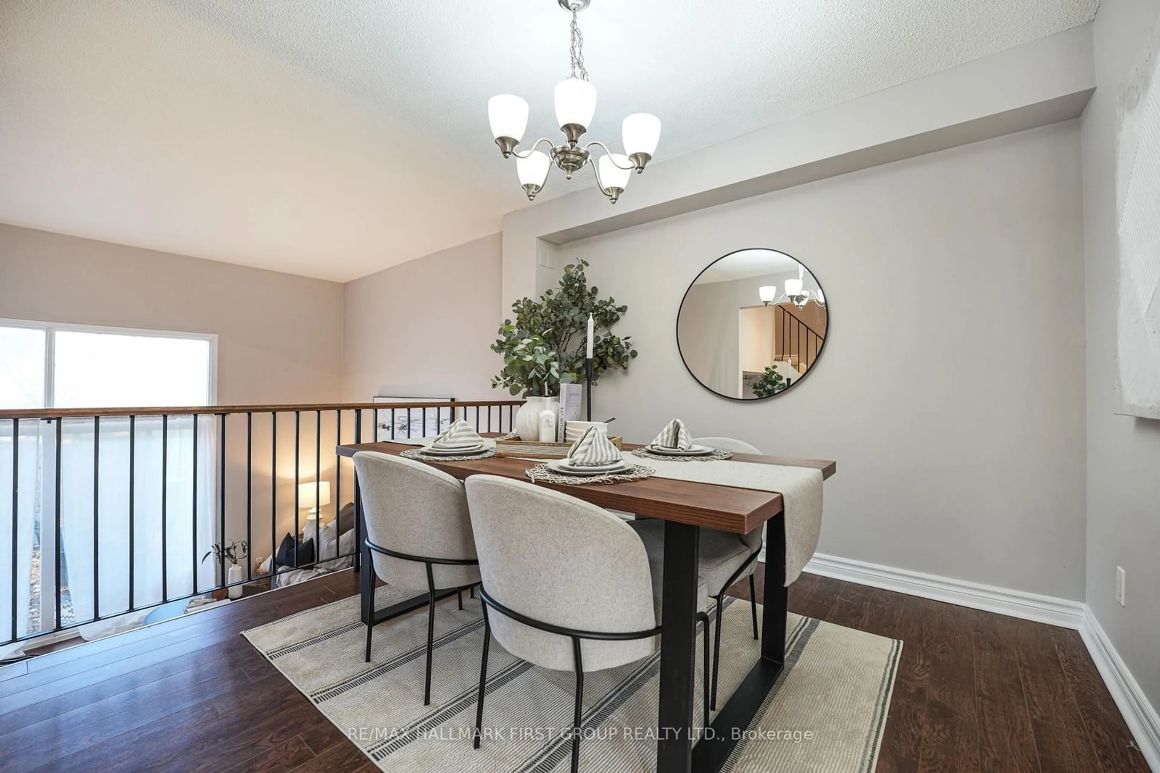 Dining room, wood floors, mountain for 1975 Rosefield Rd #37, Pickering Ontario L1V 3E3