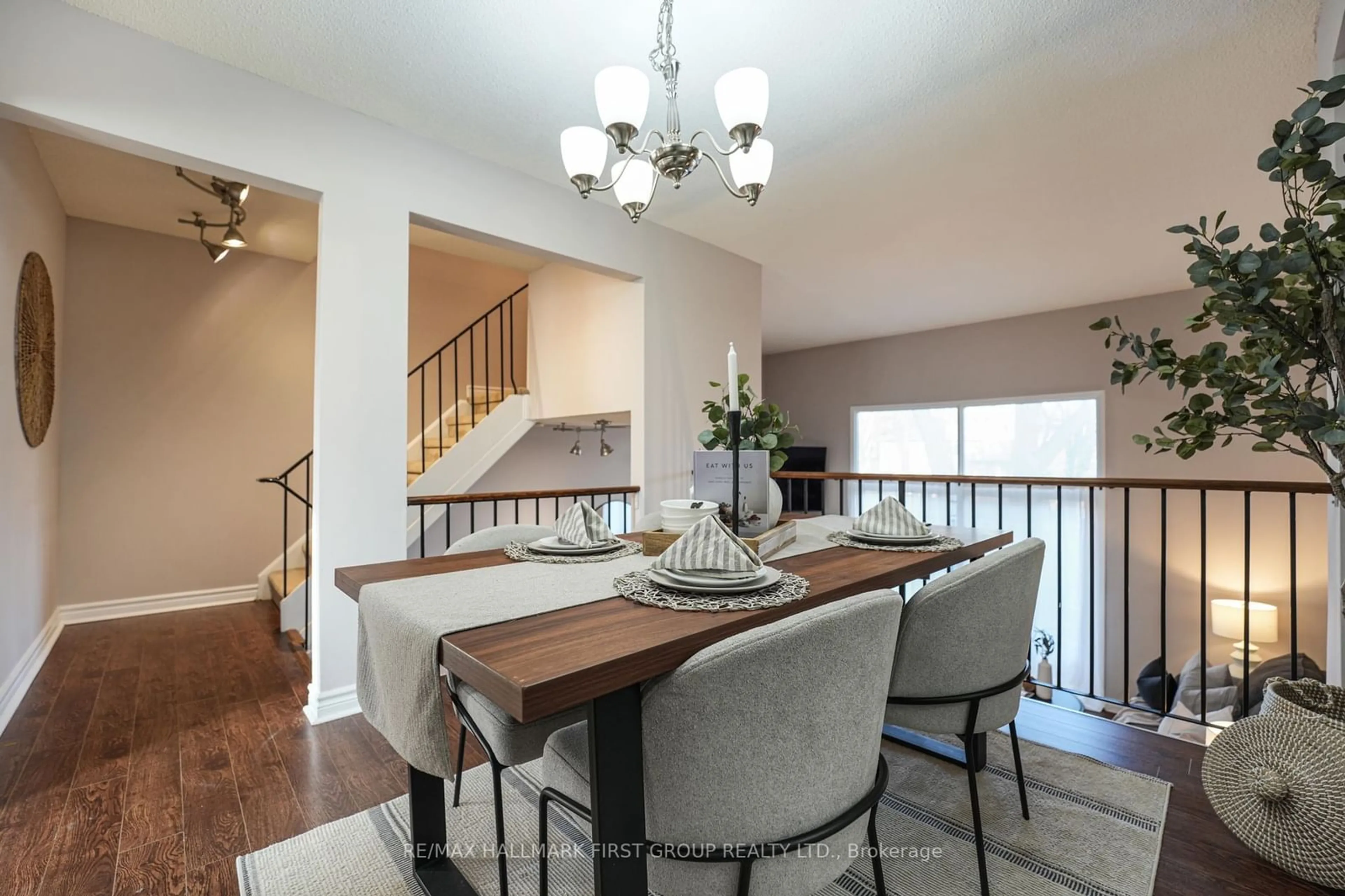 Dining room, wood floors, cottage for 1975 Rosefield Rd #37, Pickering Ontario L1V 3E3