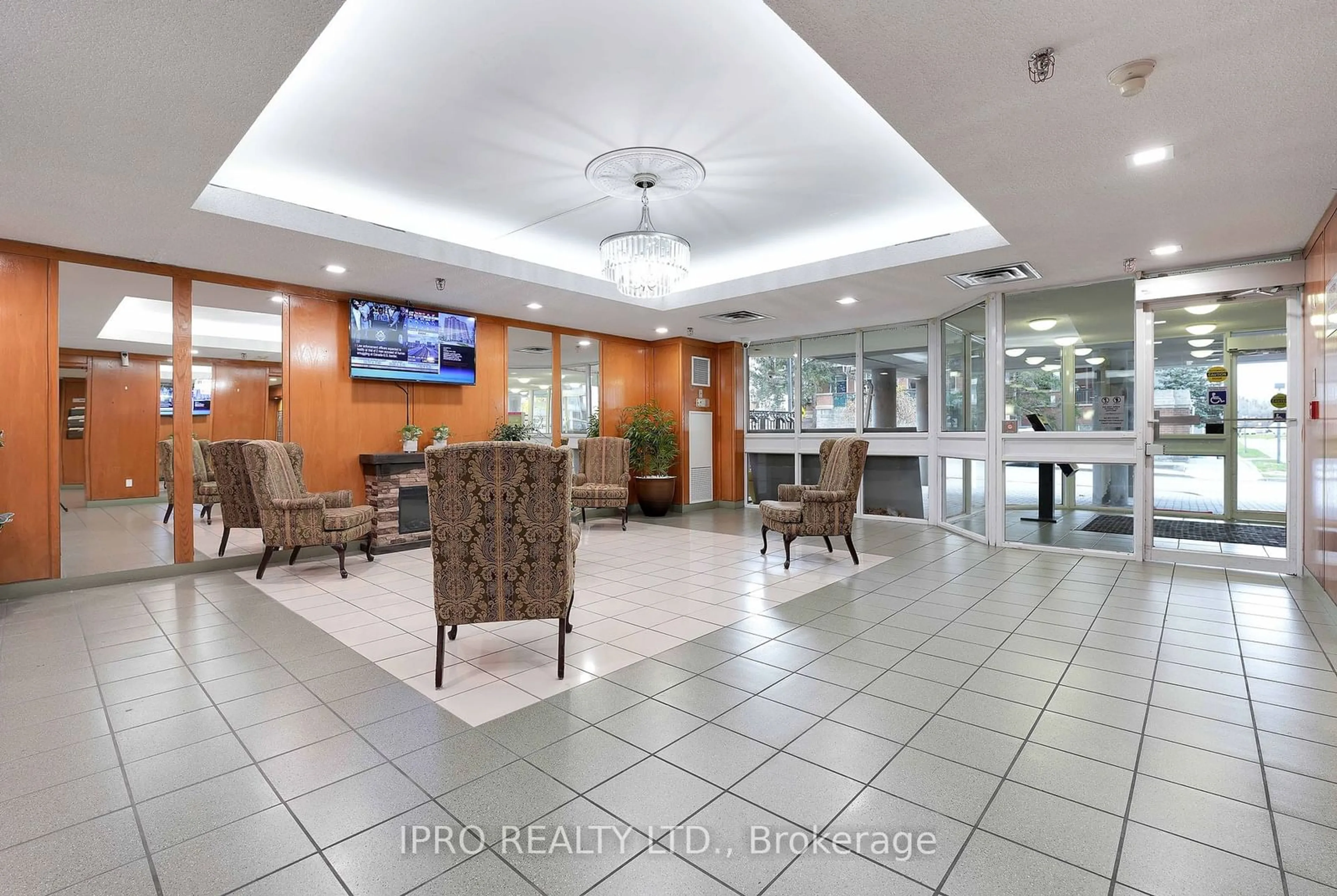 Indoor lobby, ceramic floors for 410 Mclevin Ave #1811, Toronto Ontario M1B 5J5