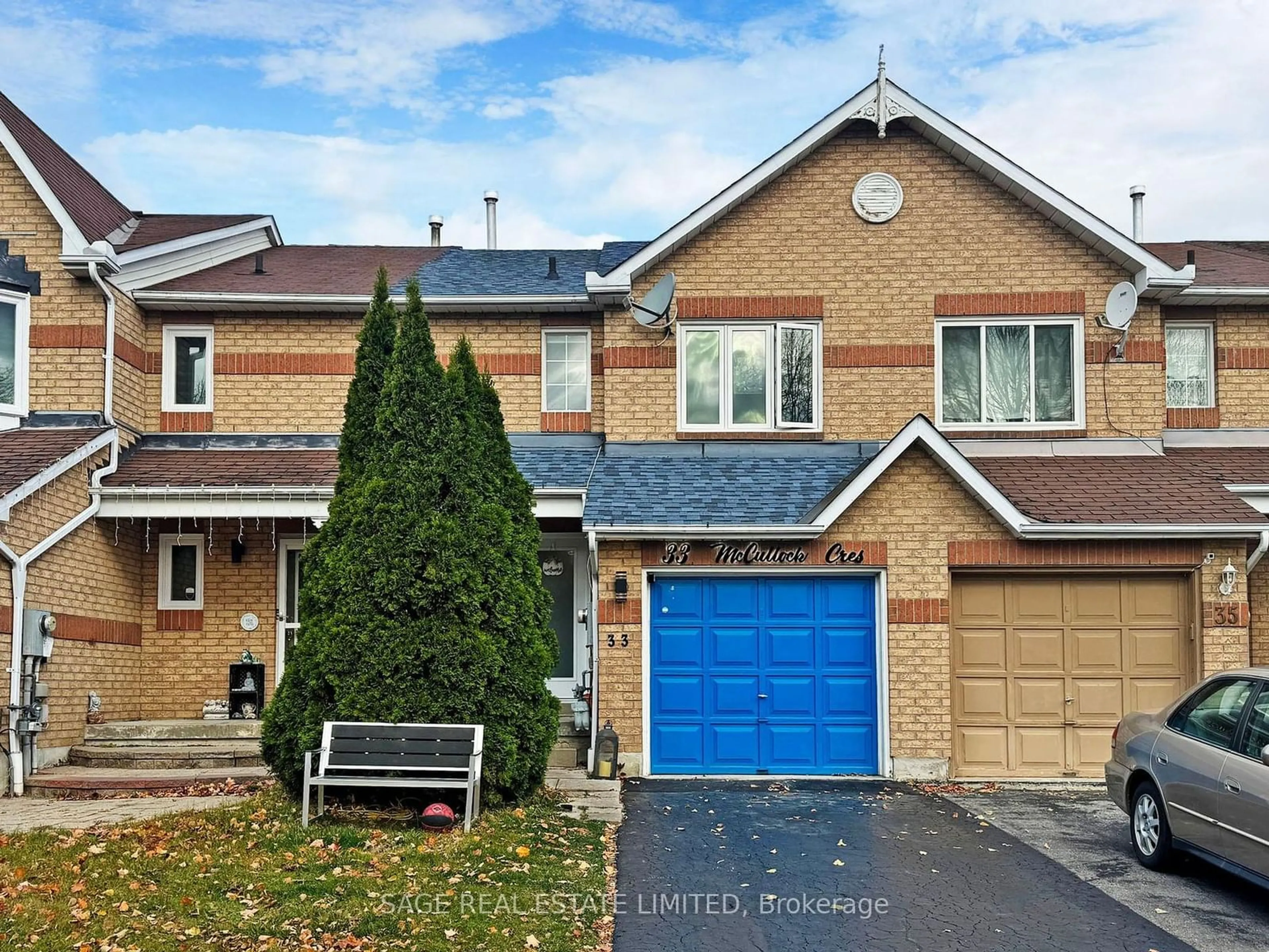 Frontside or backside of a home, the street view for 33 Mccullock Cres, Ajax Ontario L1T 3W9