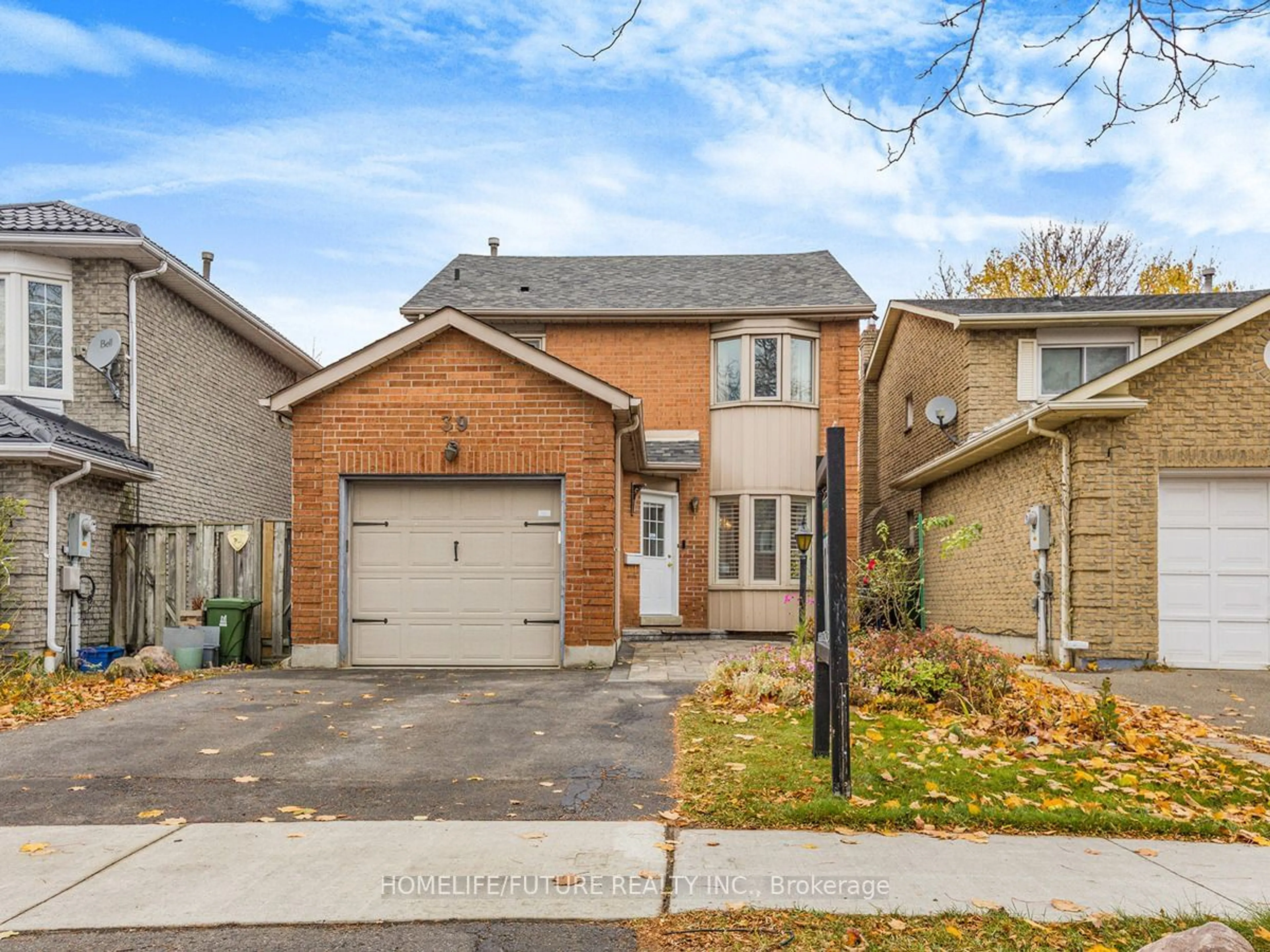 Frontside or backside of a home, the street view for 39 Graybark Cres, Toronto Ontario M1C 4J2