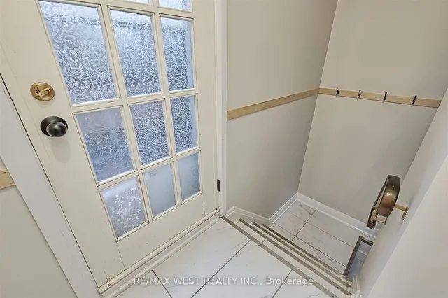 Additional property image - 427 Strathmore Blvd