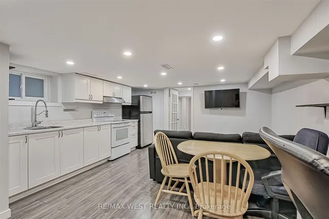 Additional property image - 427 Strathmore Blvd