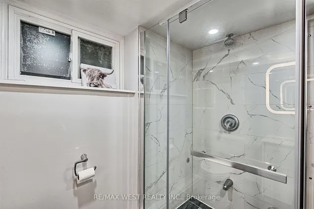 Additional property image - 427 Strathmore Blvd