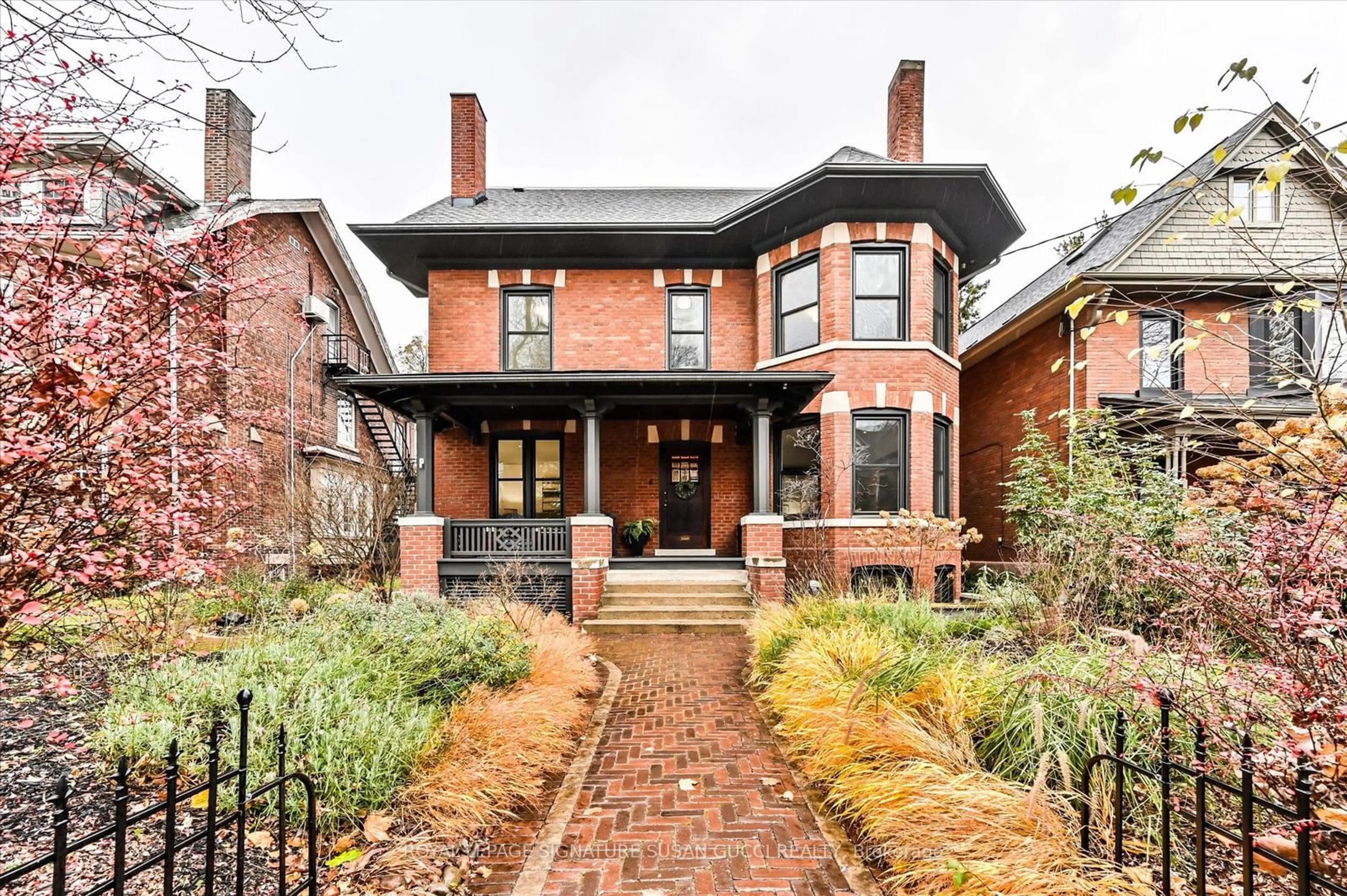 Home with brick exterior material for 6 Lyall Ave, Toronto Ontario M4E 1V8