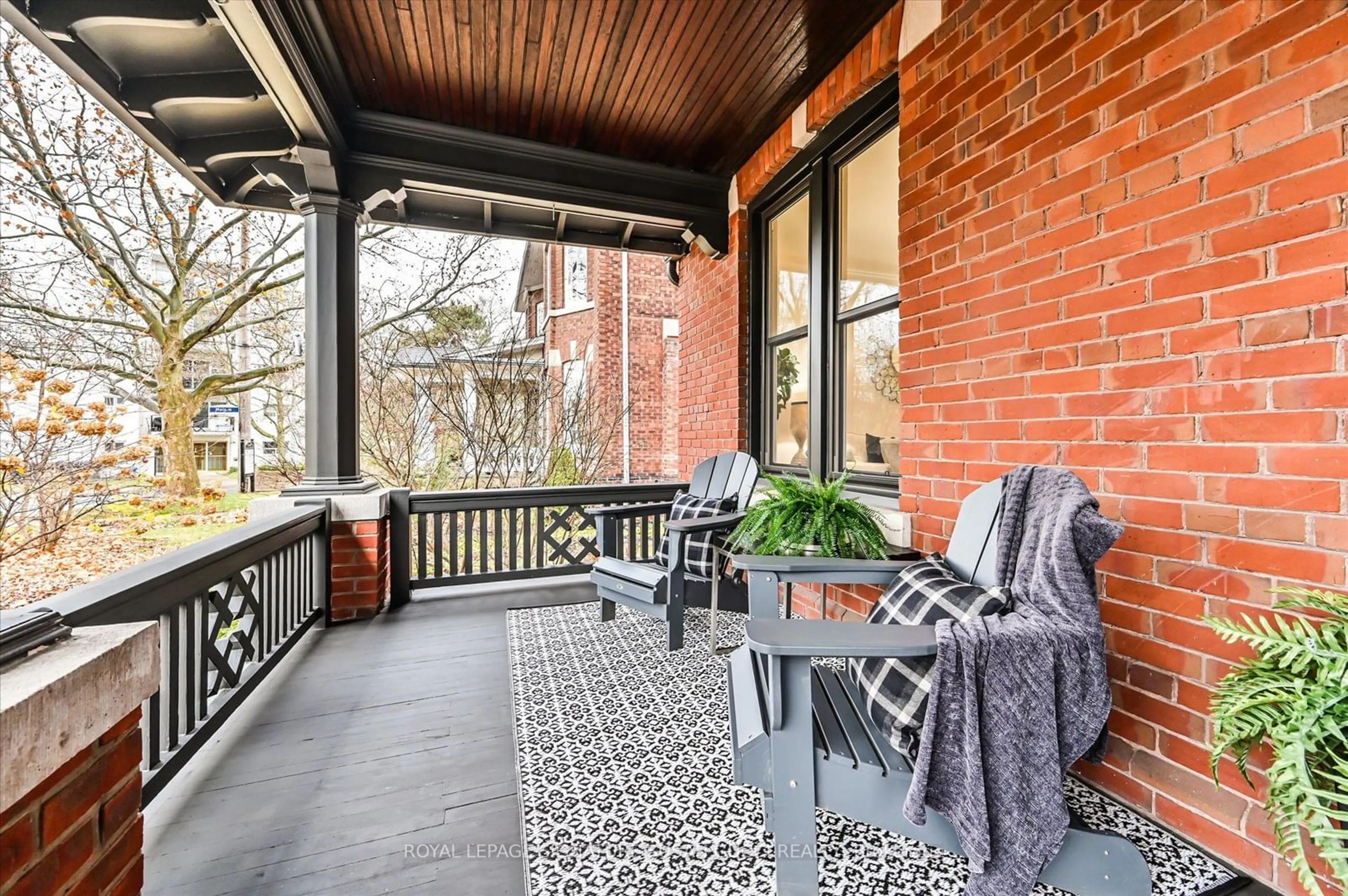 Patio, cottage for 6 Lyall Ave, Toronto Ontario M4E 1V8