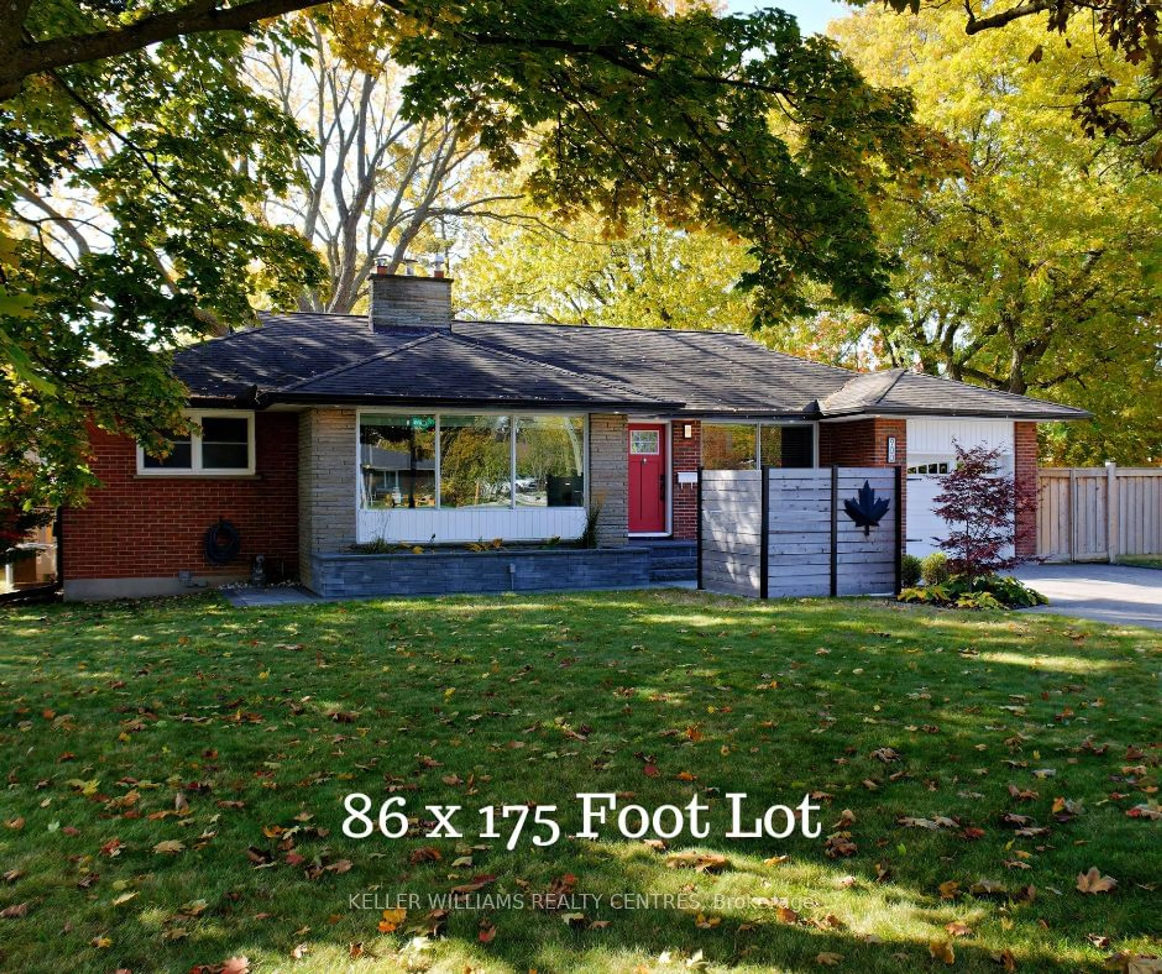 Frontside or backside of a home, the street view for 900 Henry St, Whitby Ontario L1N 5E5