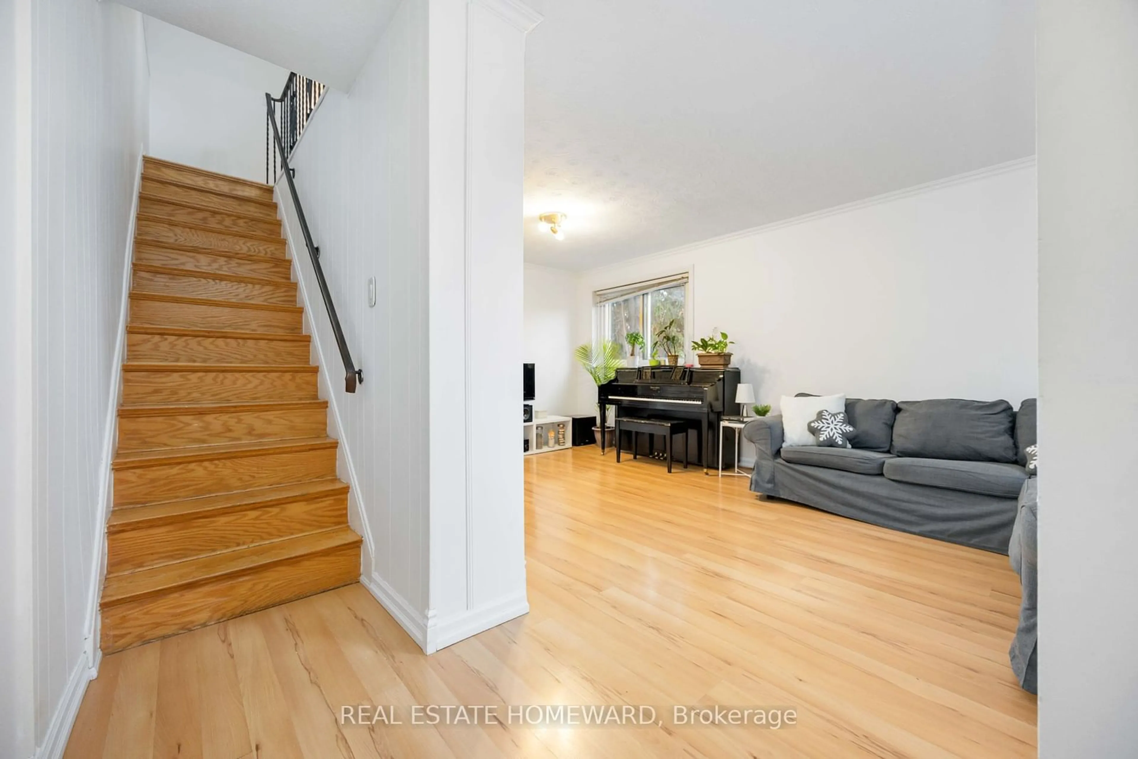 Other indoor space, wood floors for 61 Avis Cres, Toronto Ontario M4B 1B8